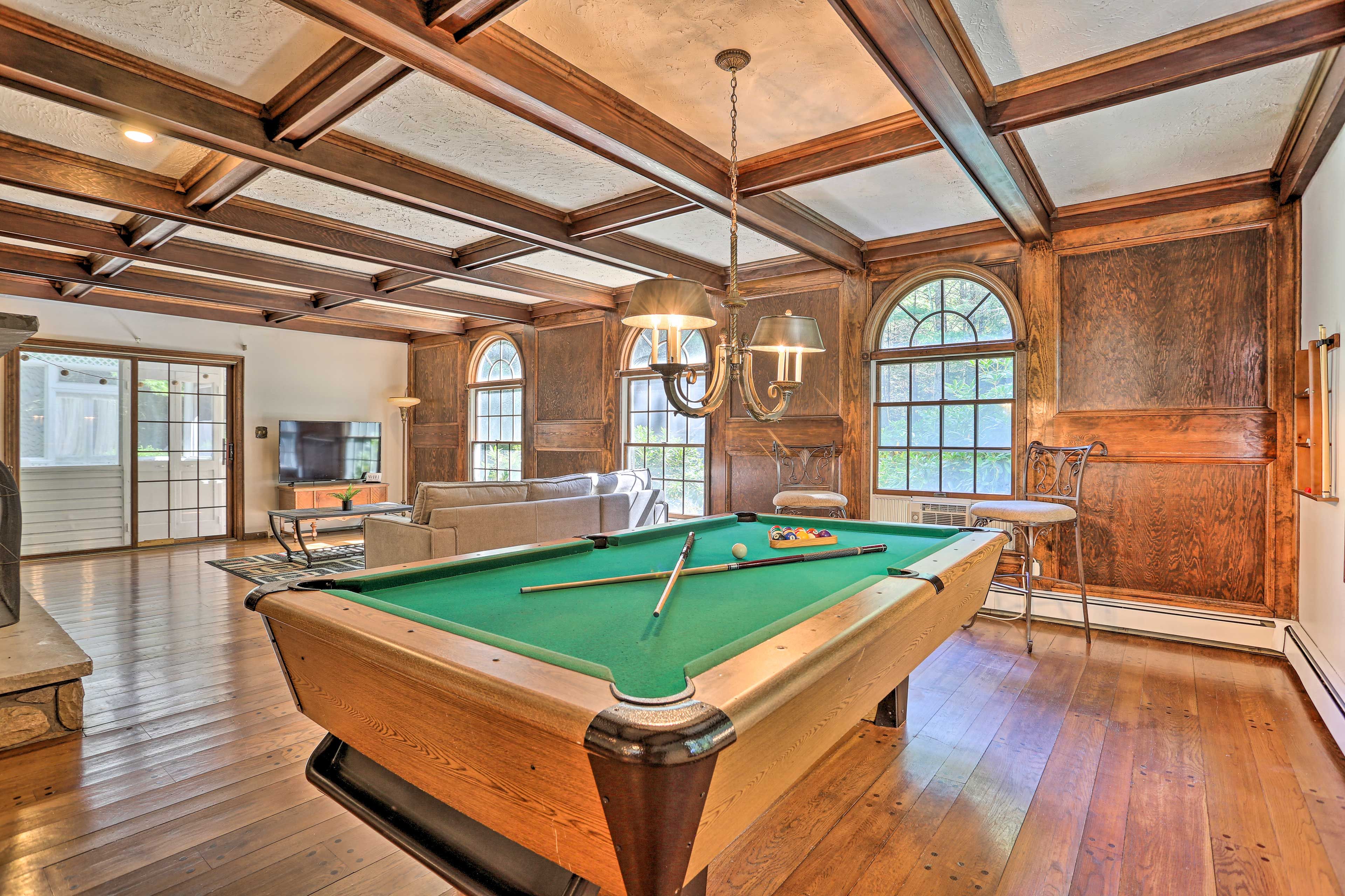 Saylorsburg Vacation Rental | 4BR | 2BA | 3,400 Sq Ft | Stairs Required