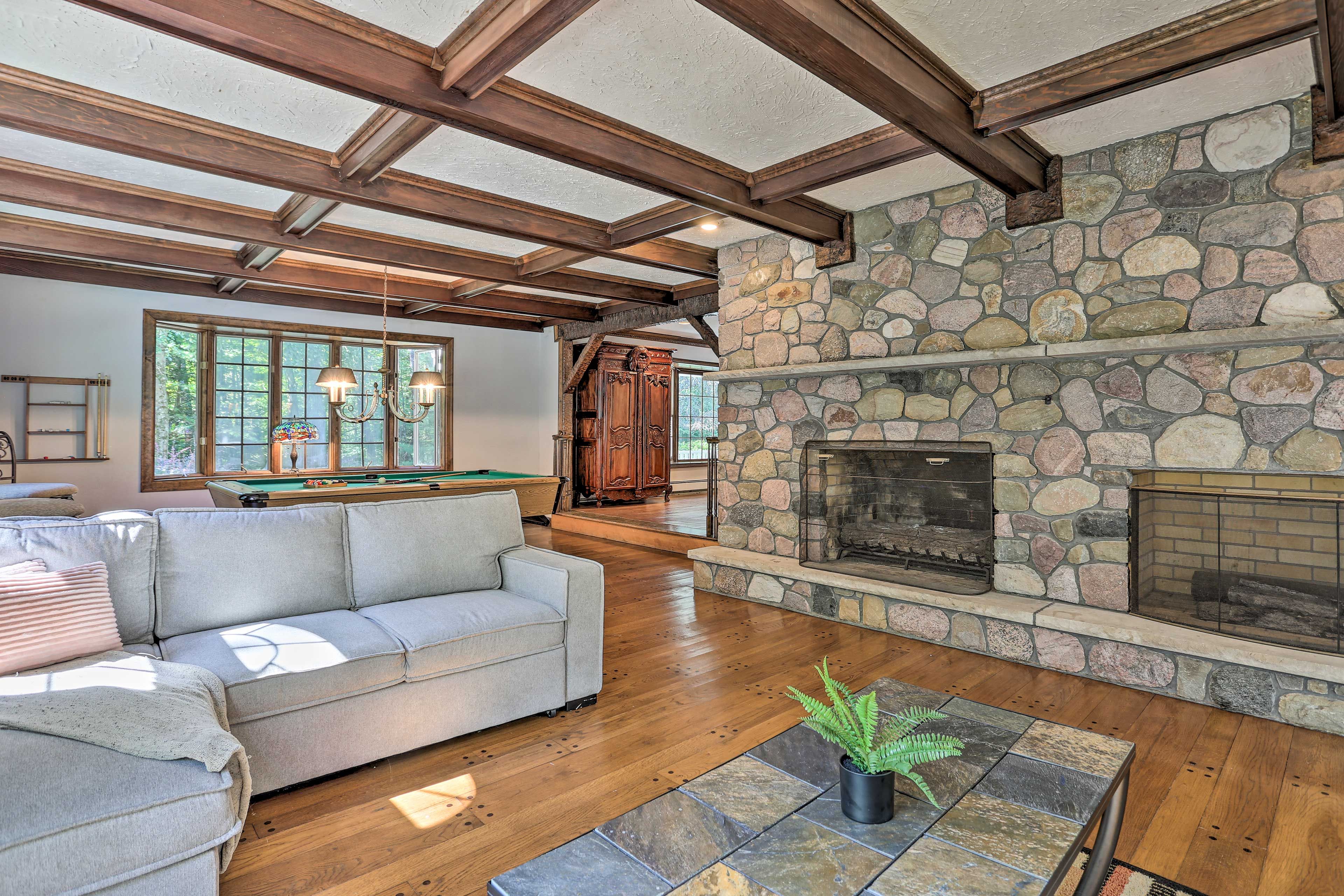 Game Room | Sleeper Sofa | Fireplace | Pool Table