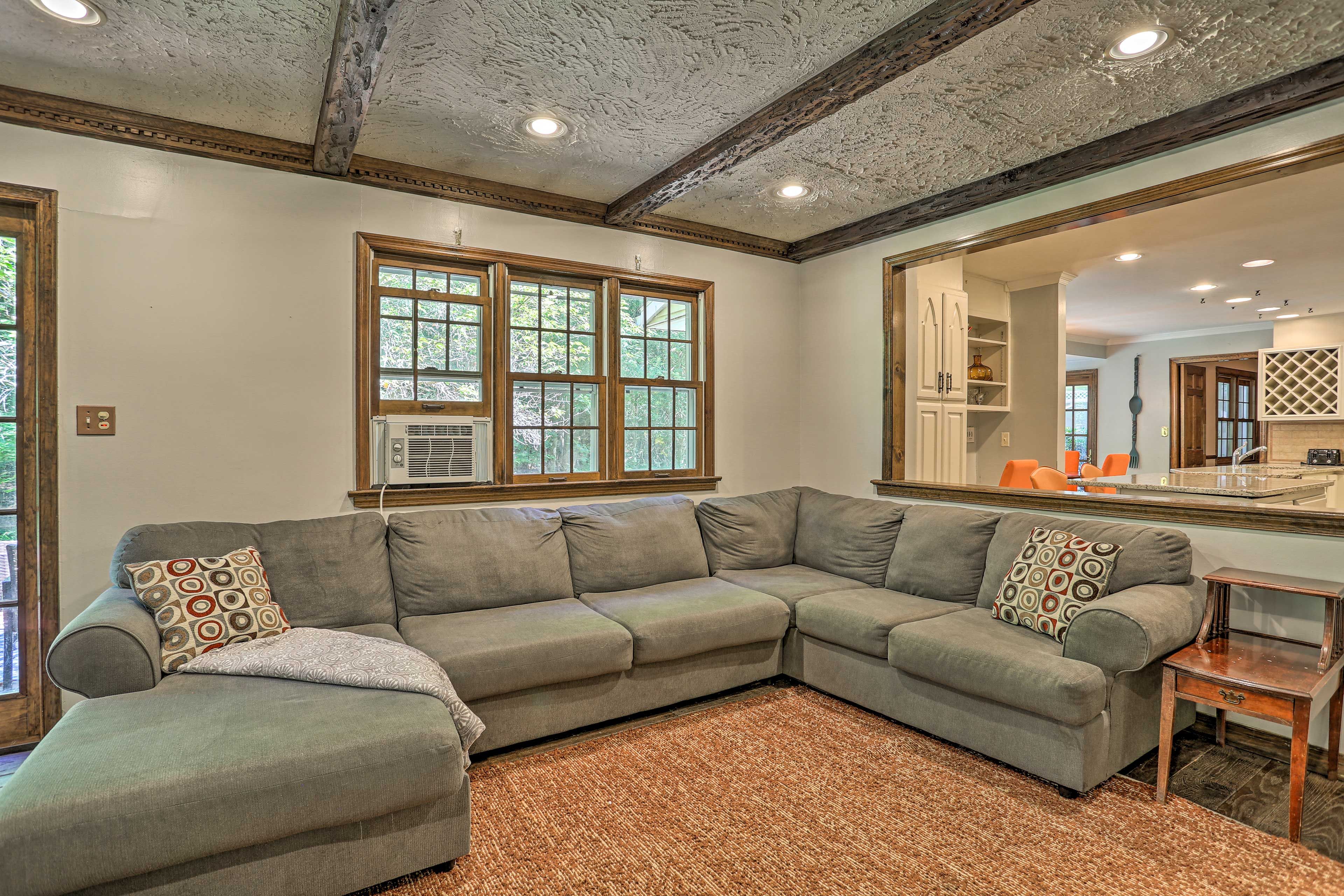 Interior | Open Floor Plan | Free WiFi