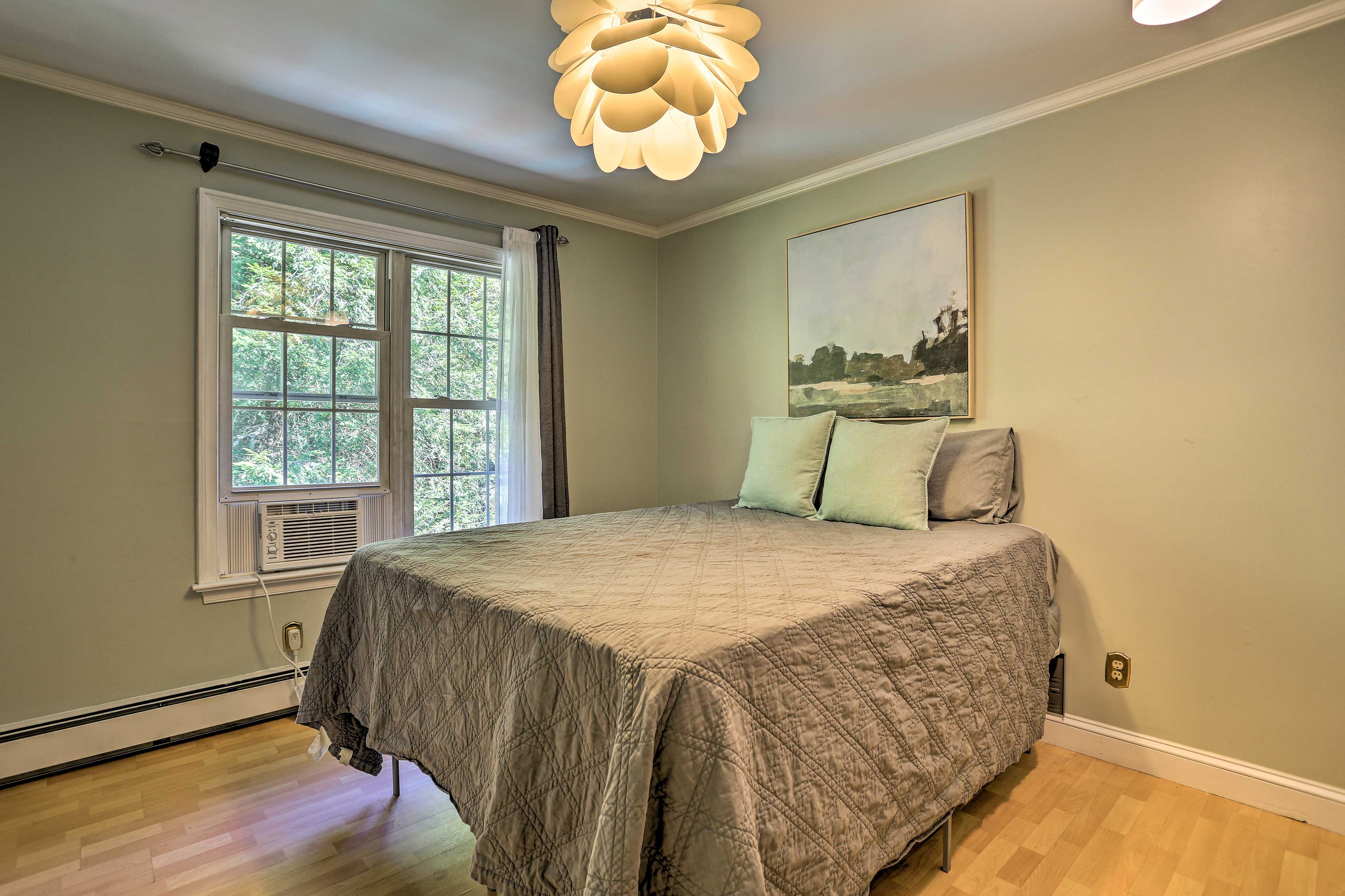 Bedroom 2 | Queen Bed