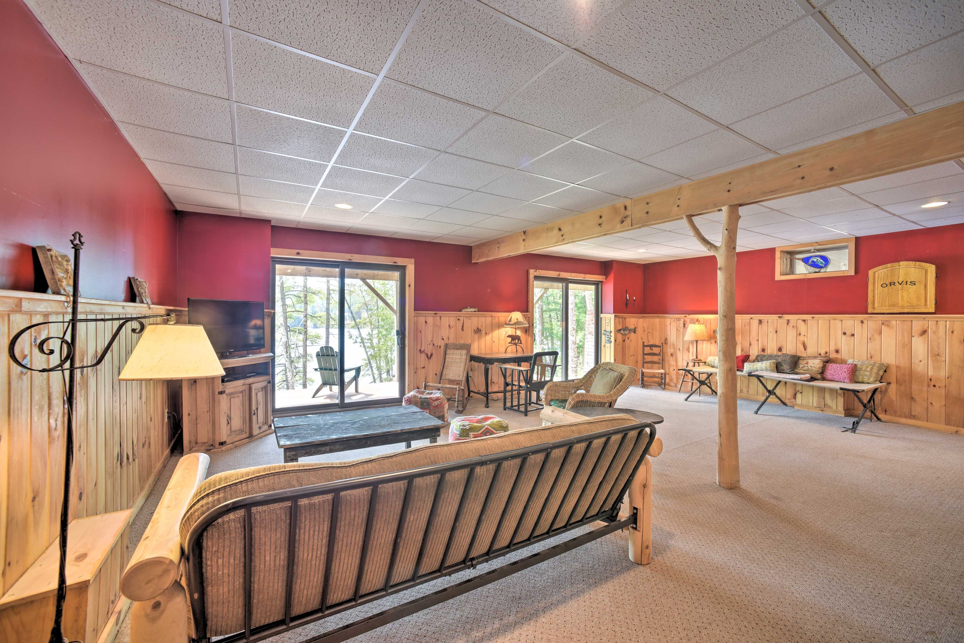 Basement | Futon