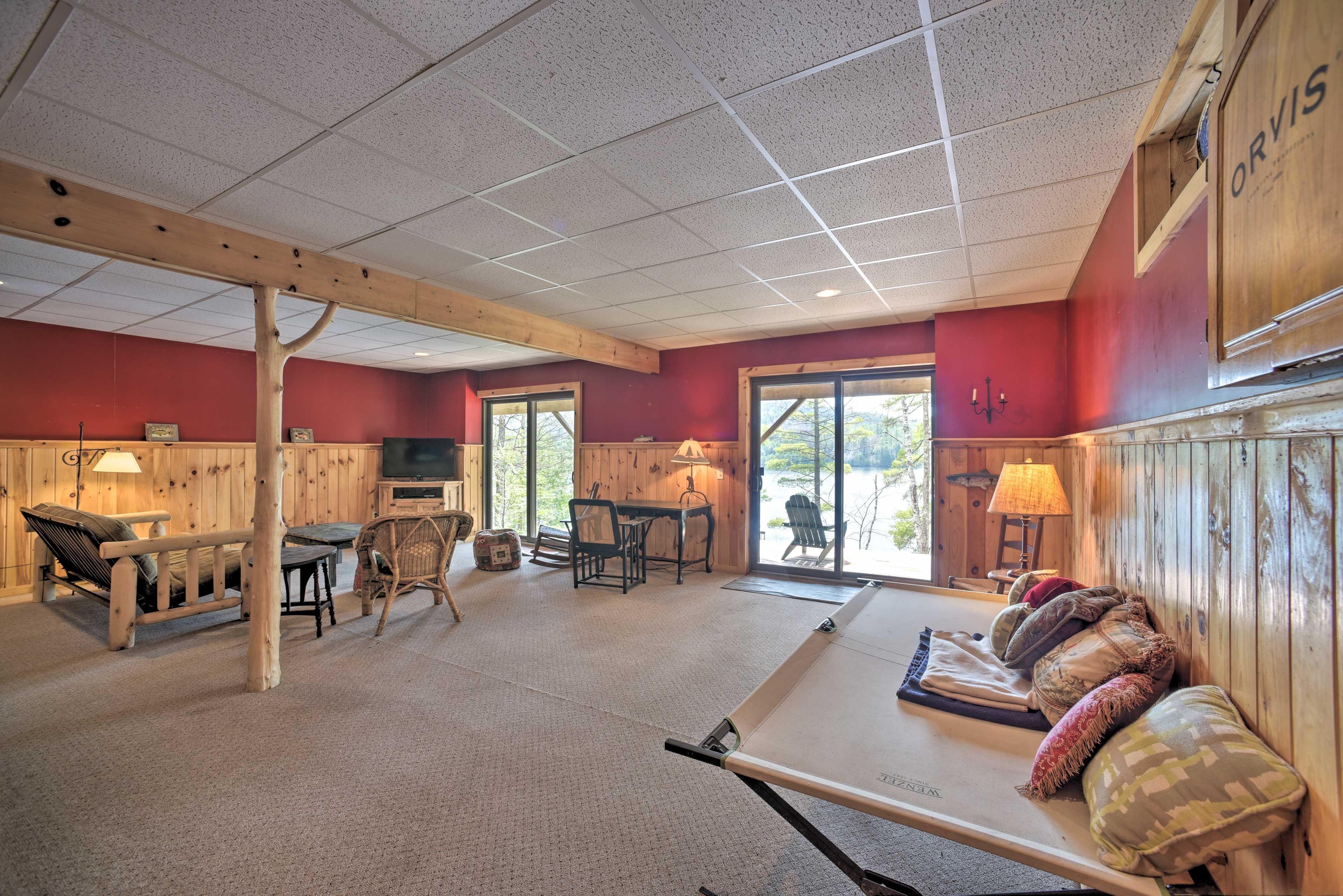 Basement | Cot
