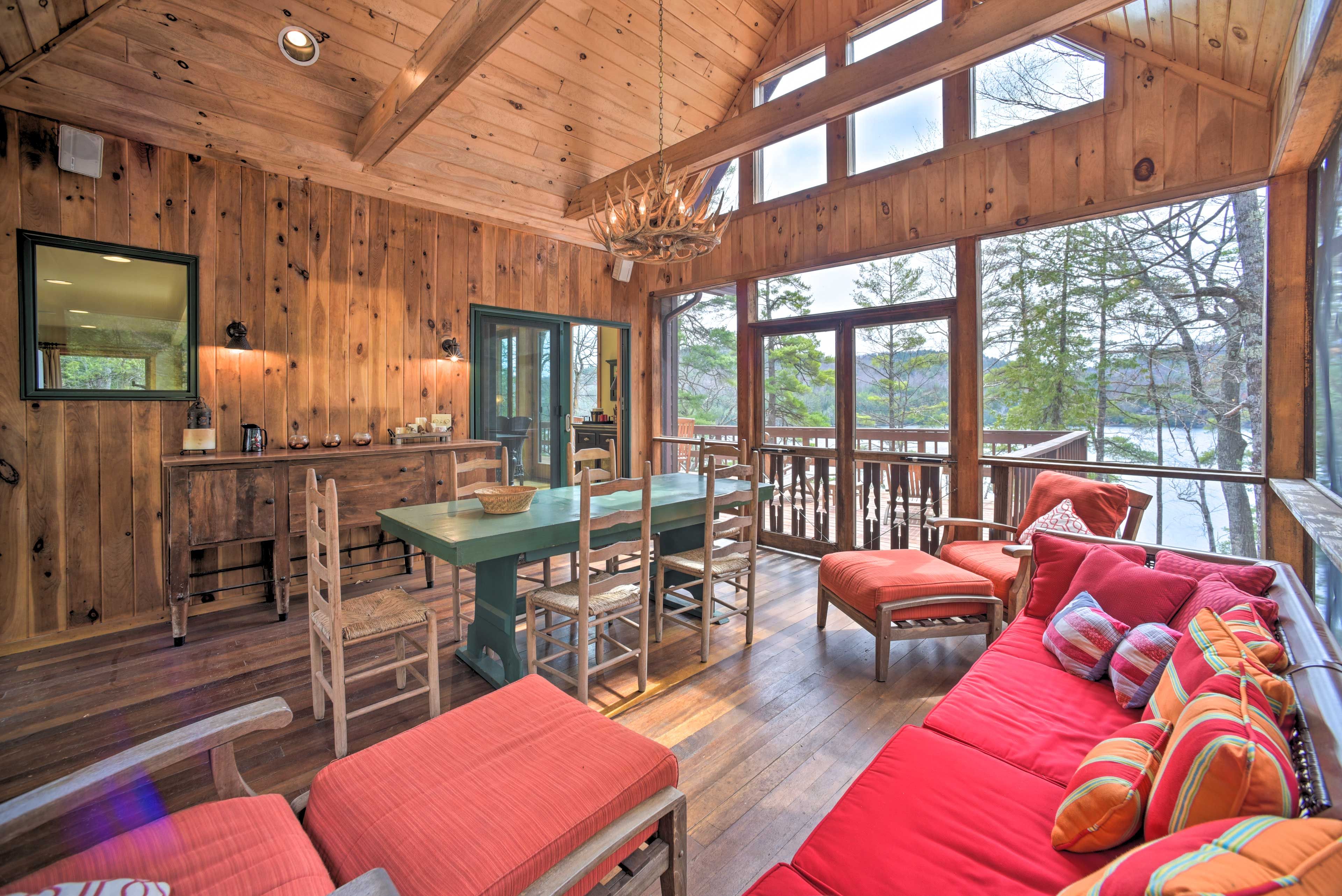 Screened-In Porch