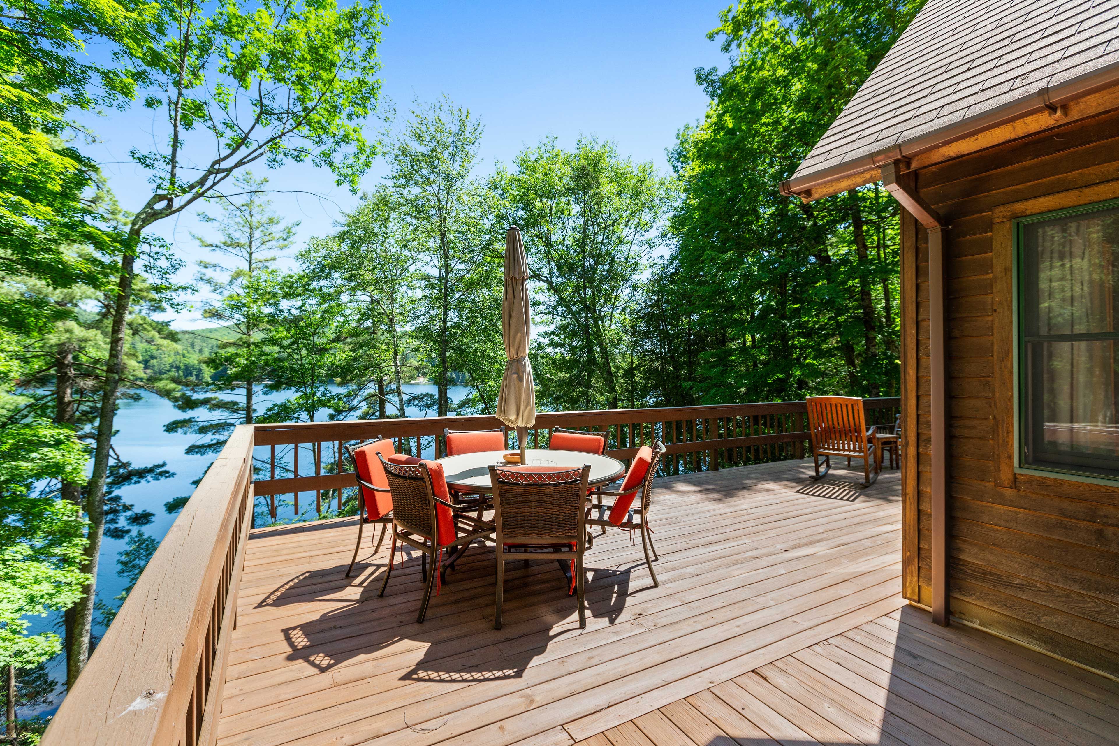 Private Deck | Cushioned Patio Furniture
