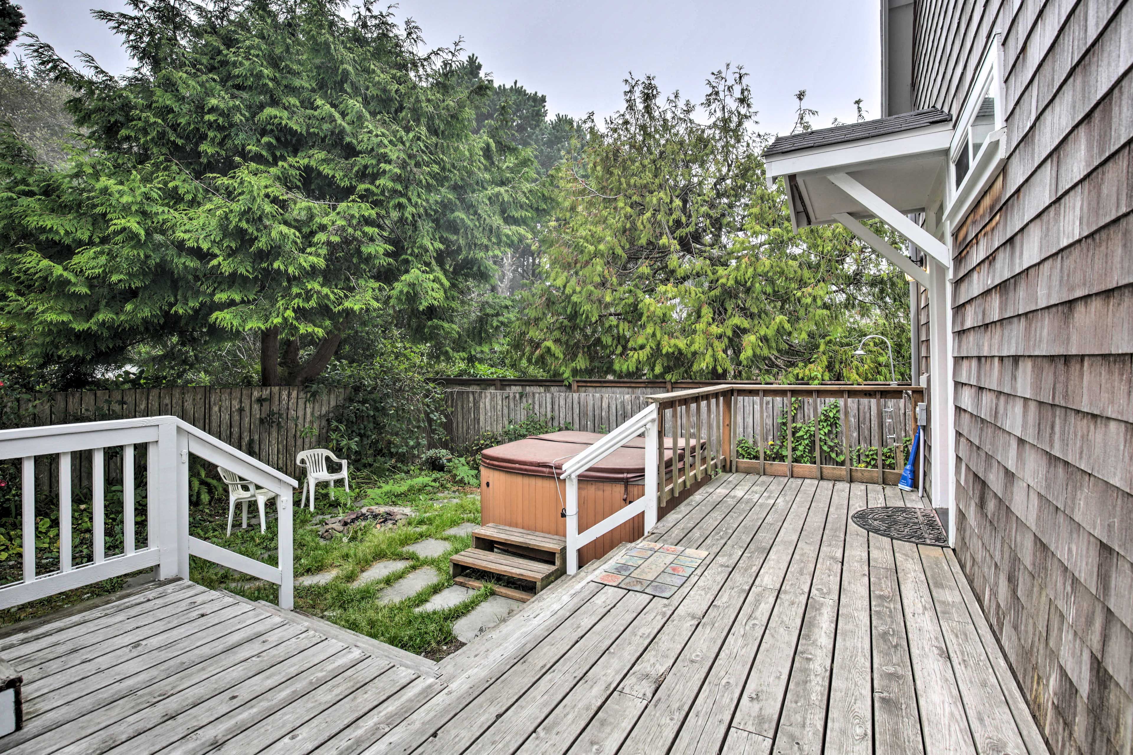 Private Deck & Yard