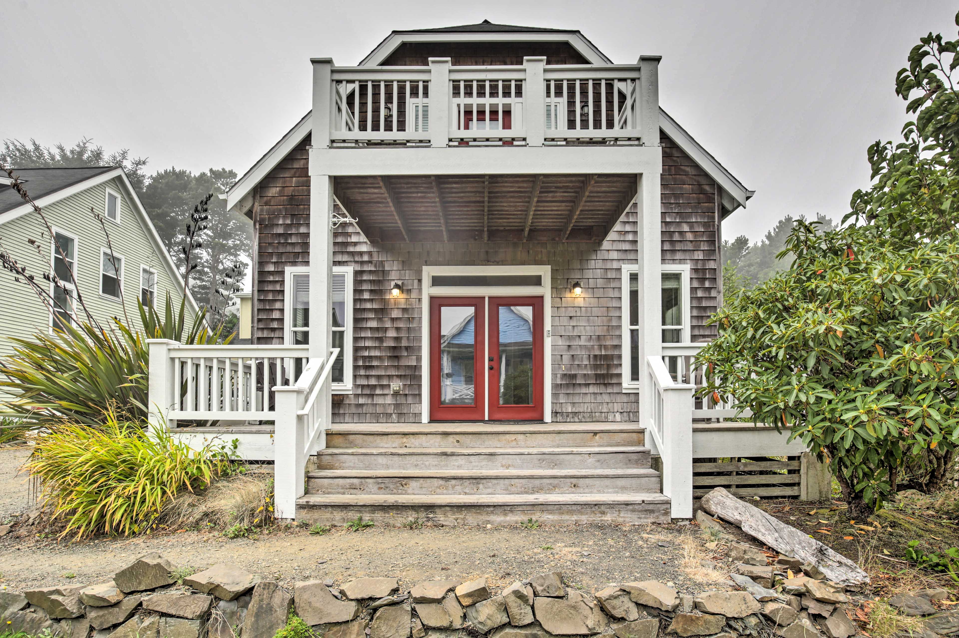 Depoe Bay Vacation Rental | 3BR | 2BA | 1,604 Sq Ft | Stairs Required