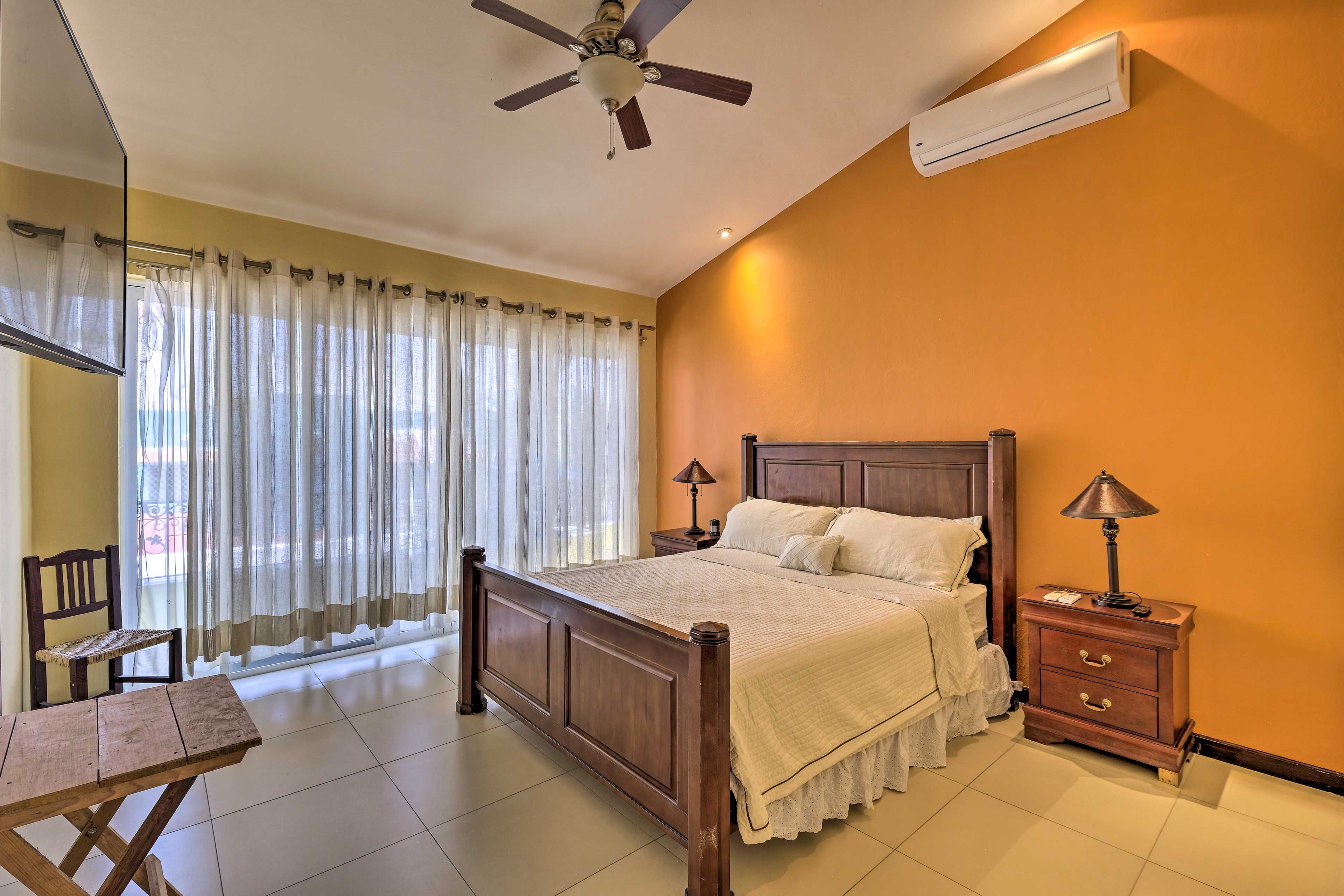 Bedroom 2 | Queen Bed