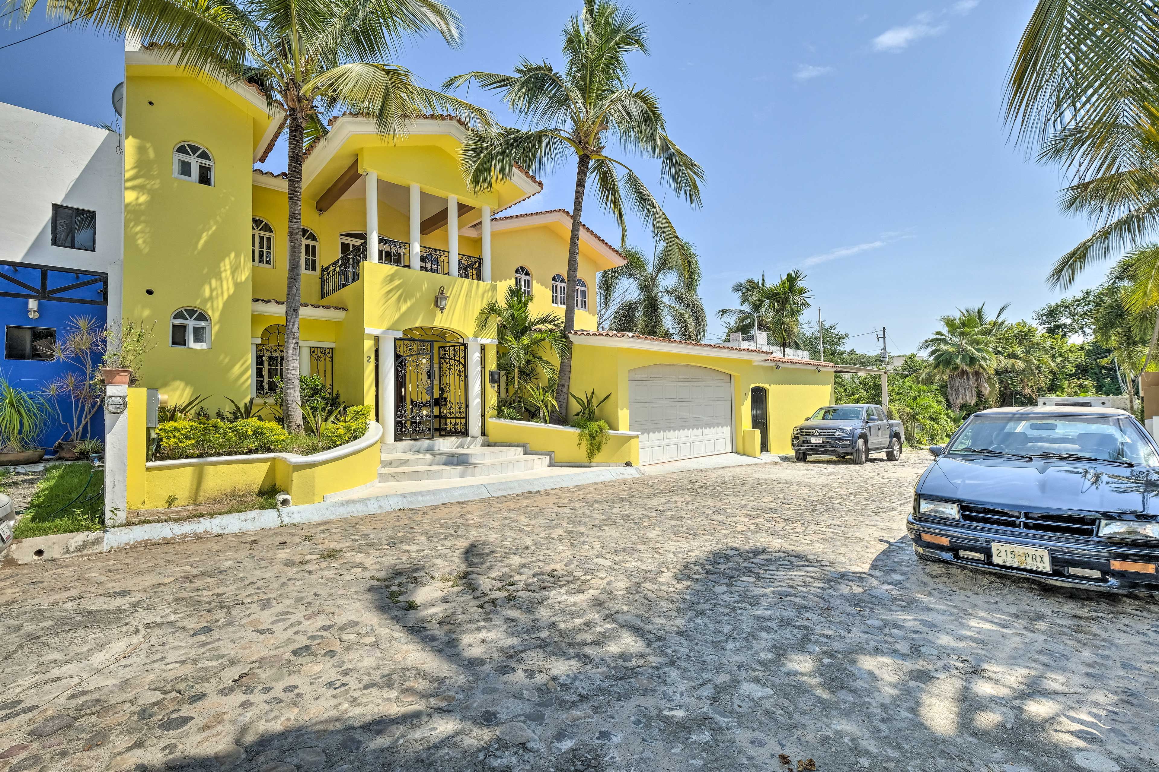 Home Exterior | Garage Parking (2 vehicles) | Free Street Parking