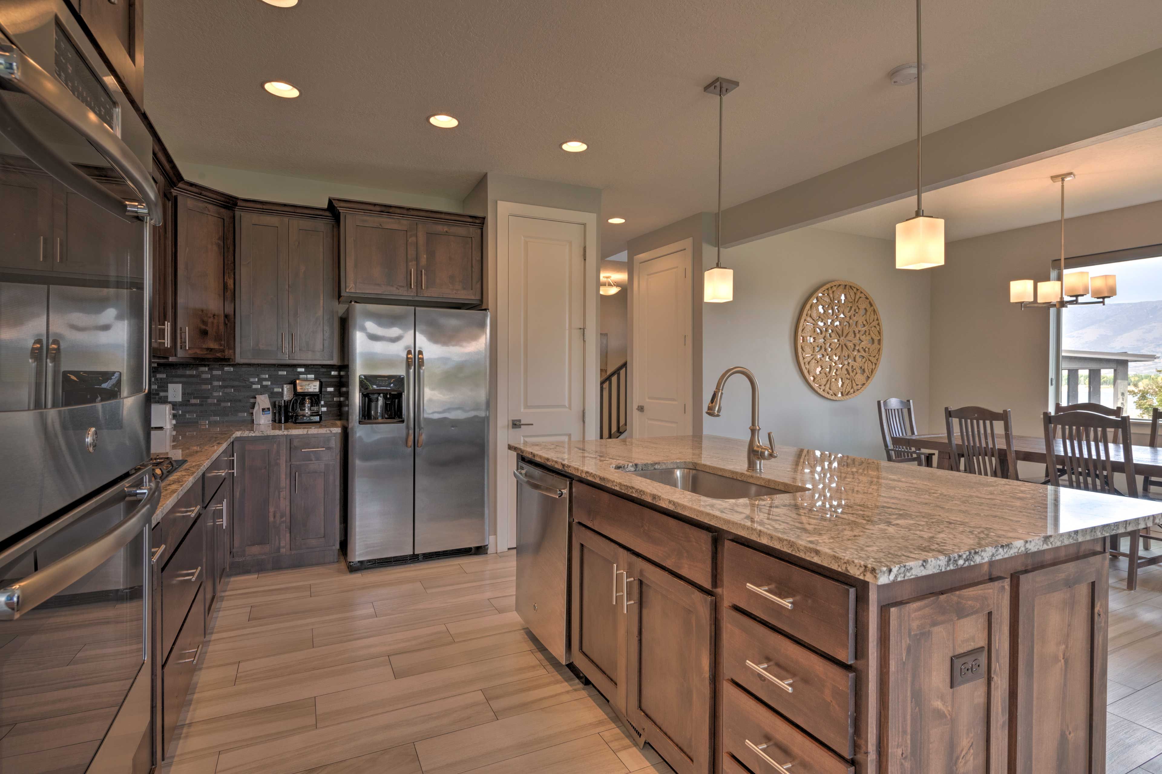 Full Kitchen | Ice Maker | Complimentary Spices