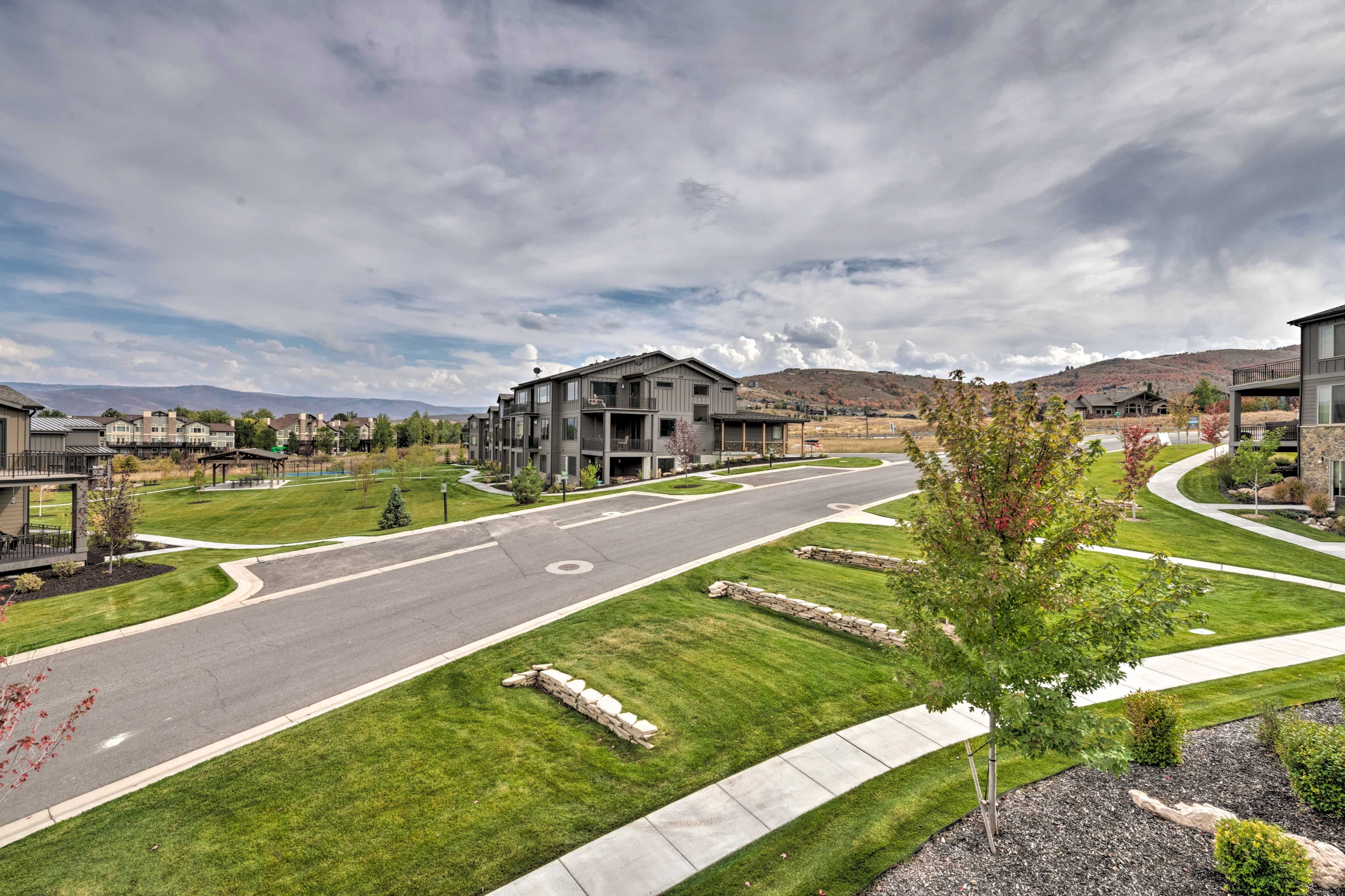Private Balcony | Mountain & Community View