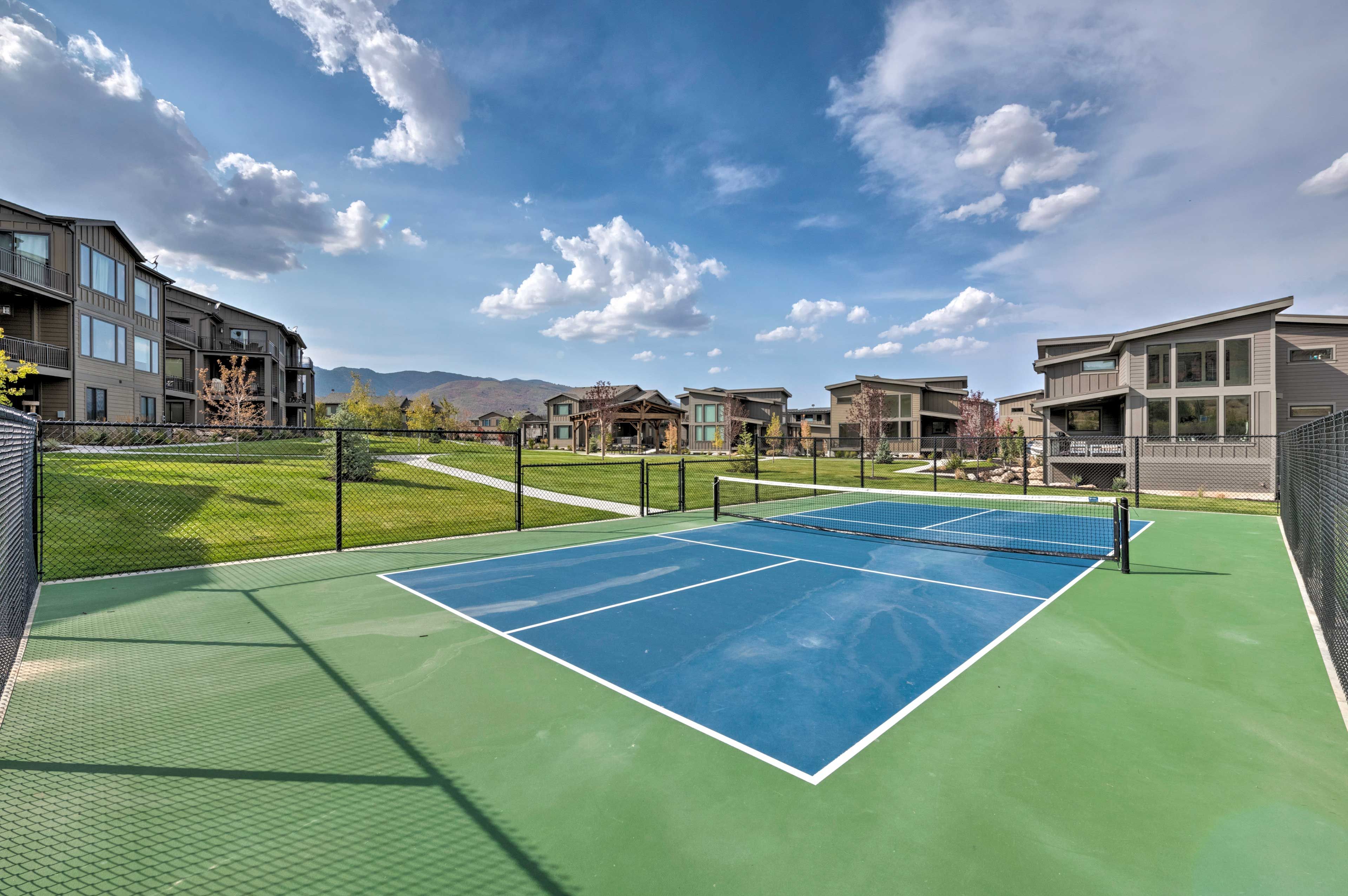 Community Amenities | Tennis Court | Walking Paths