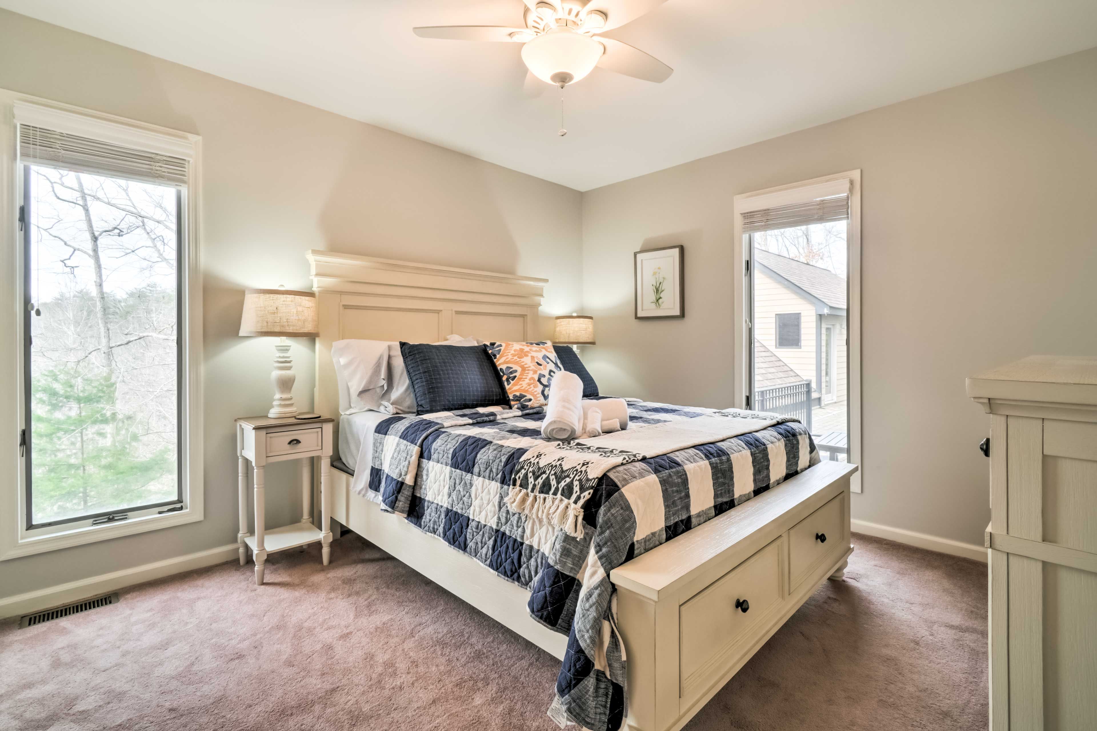 Bedroom 3 | Queen Bed