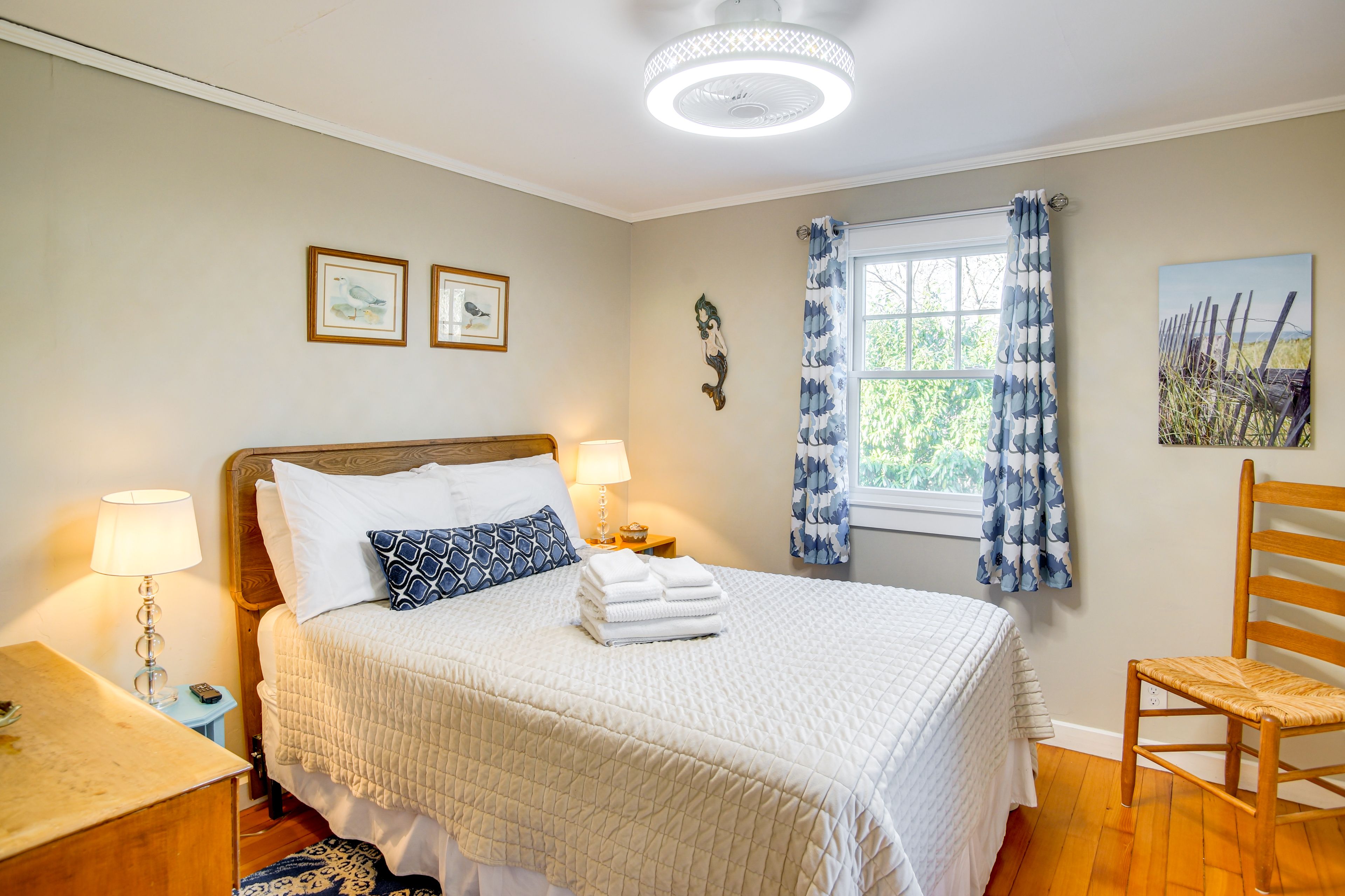 Bedroom 1 | Full Bed | 1st Floor