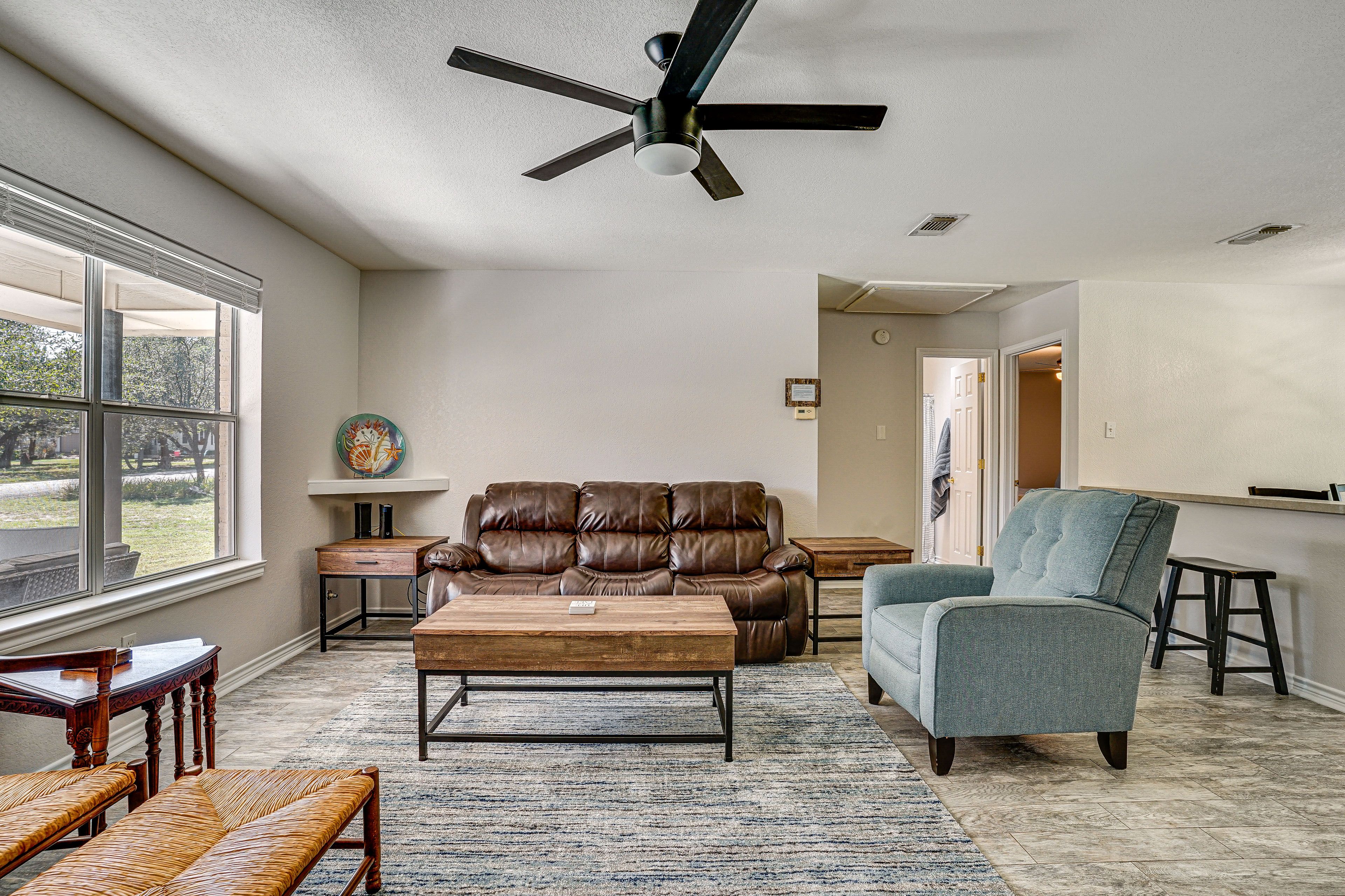 Living Room | Smart TV