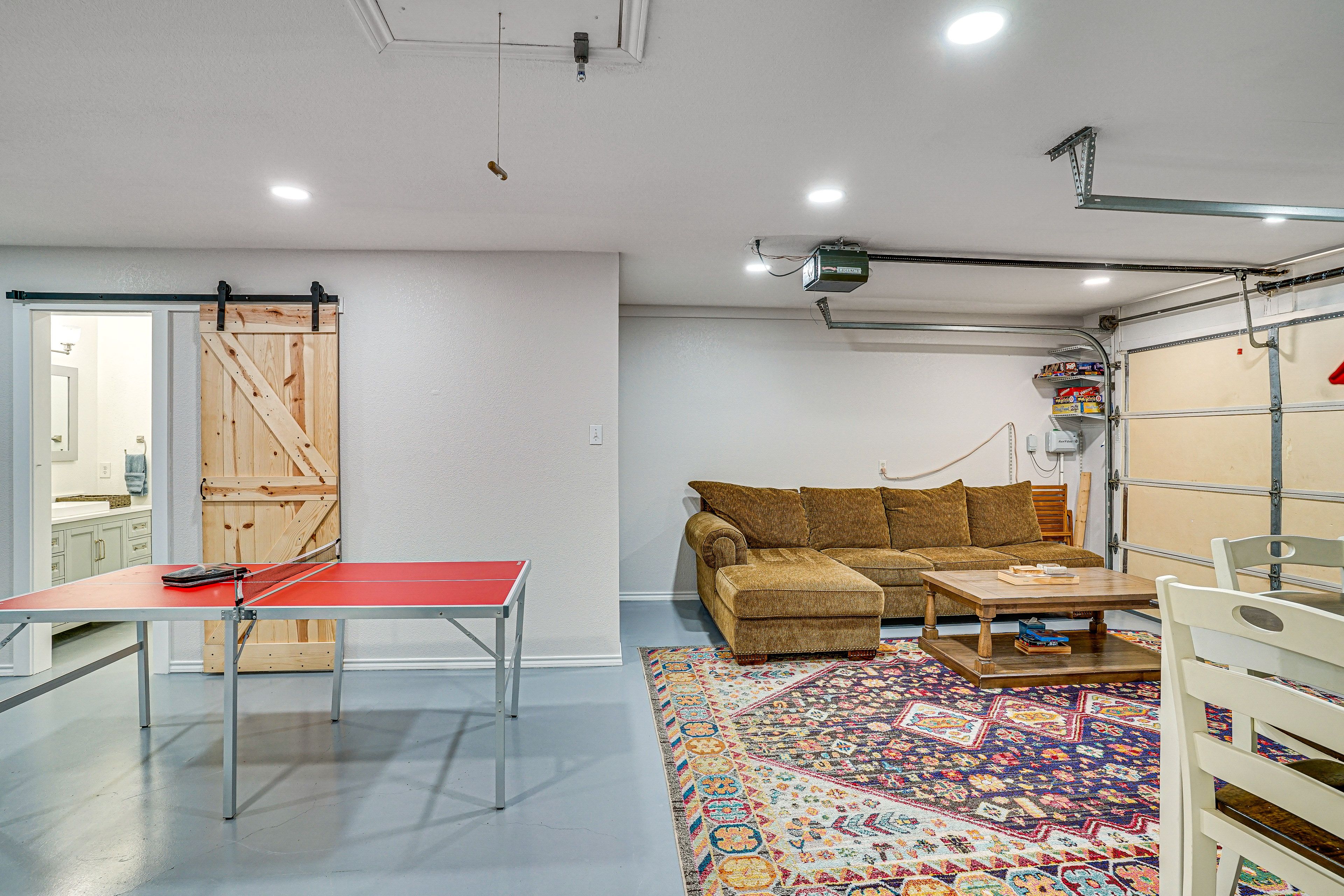 Game Room | Smart TV