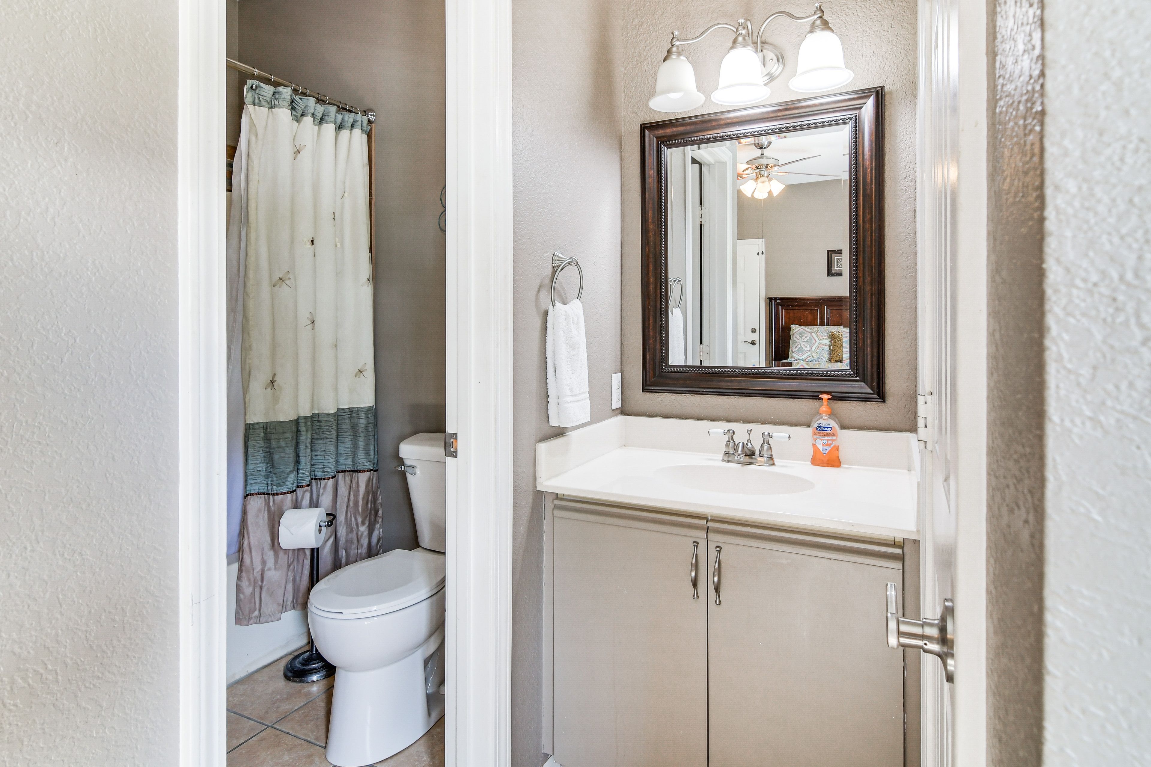Full Bathroom