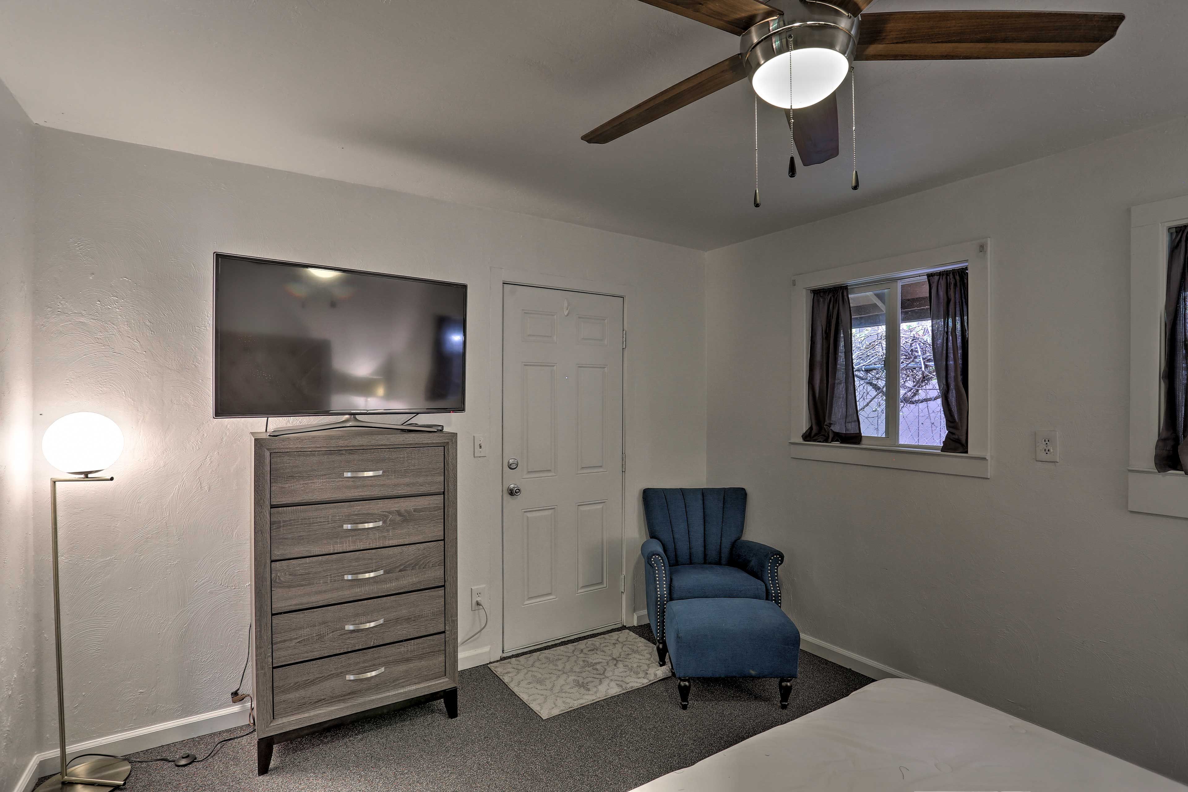 Bedroom 1 | Smart TV