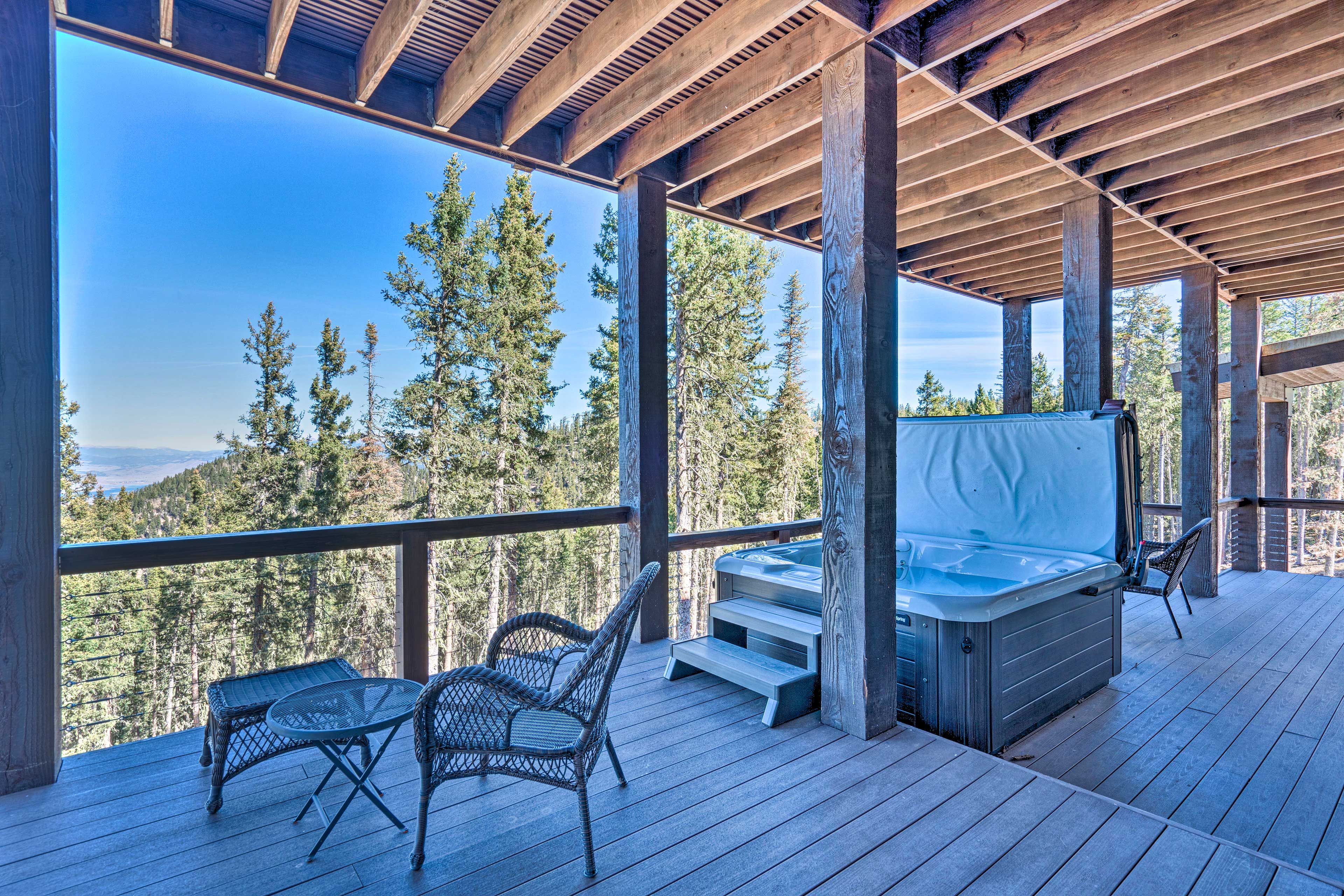 Lower Deck | Hot Tub