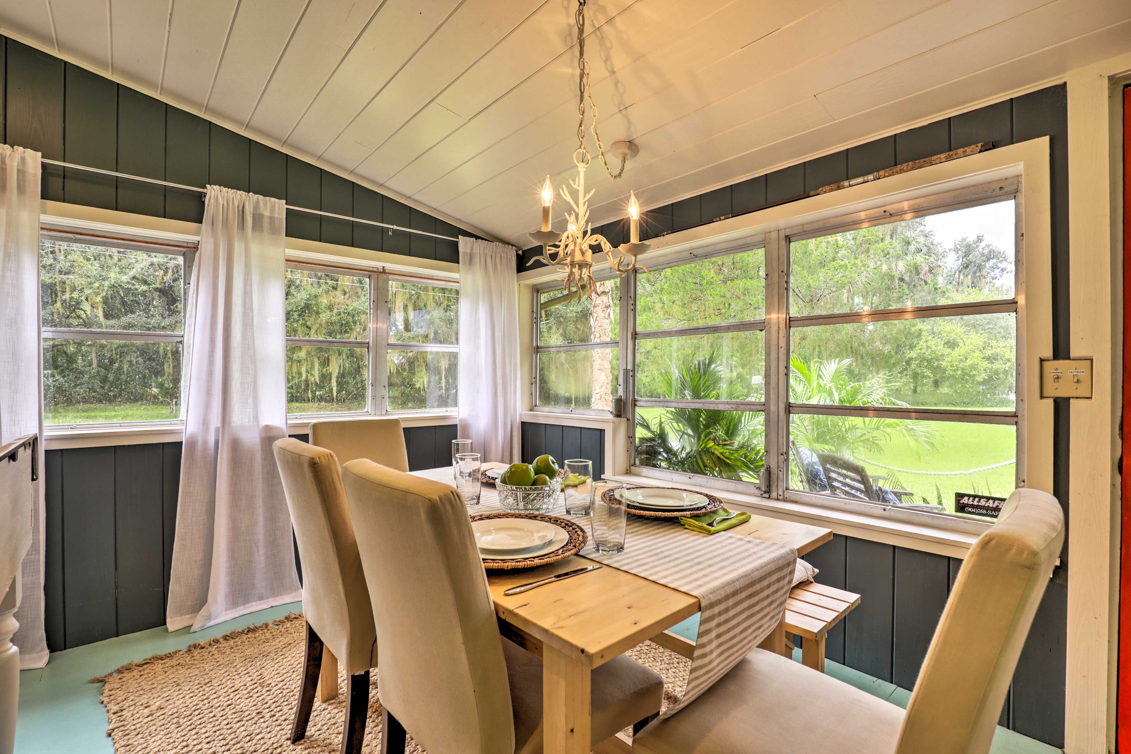 Dining Area | Dishware & Flatware