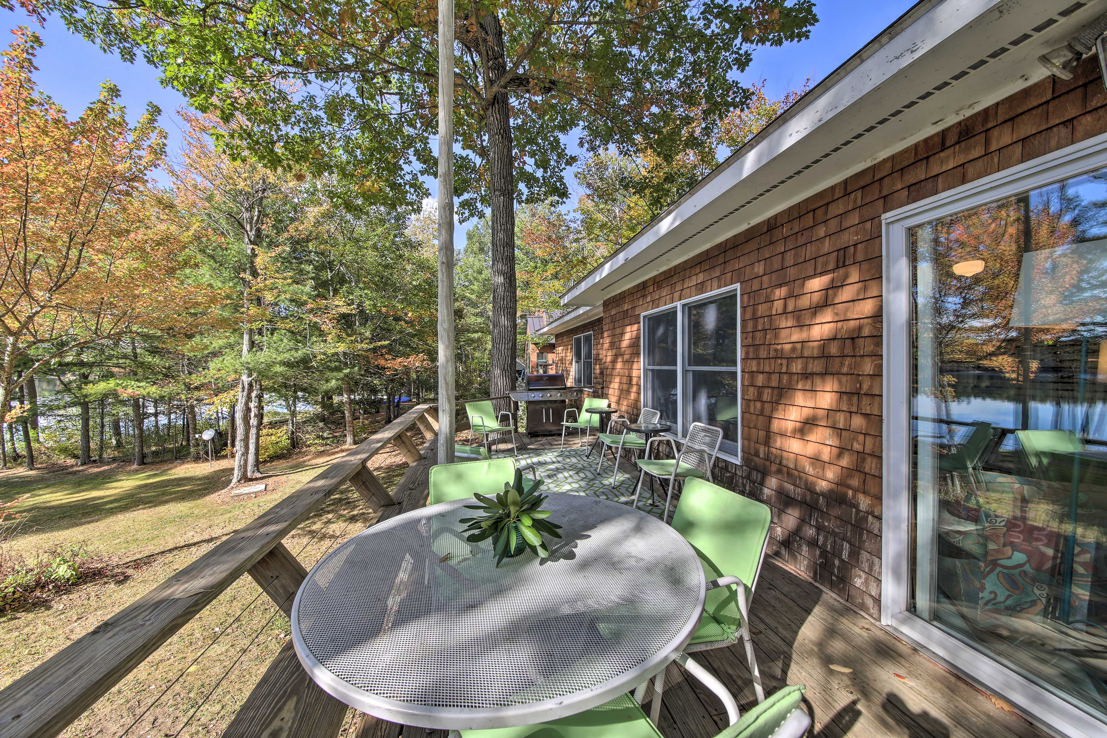 Private Deck | Outdoor Dining Table | Patio Furniture