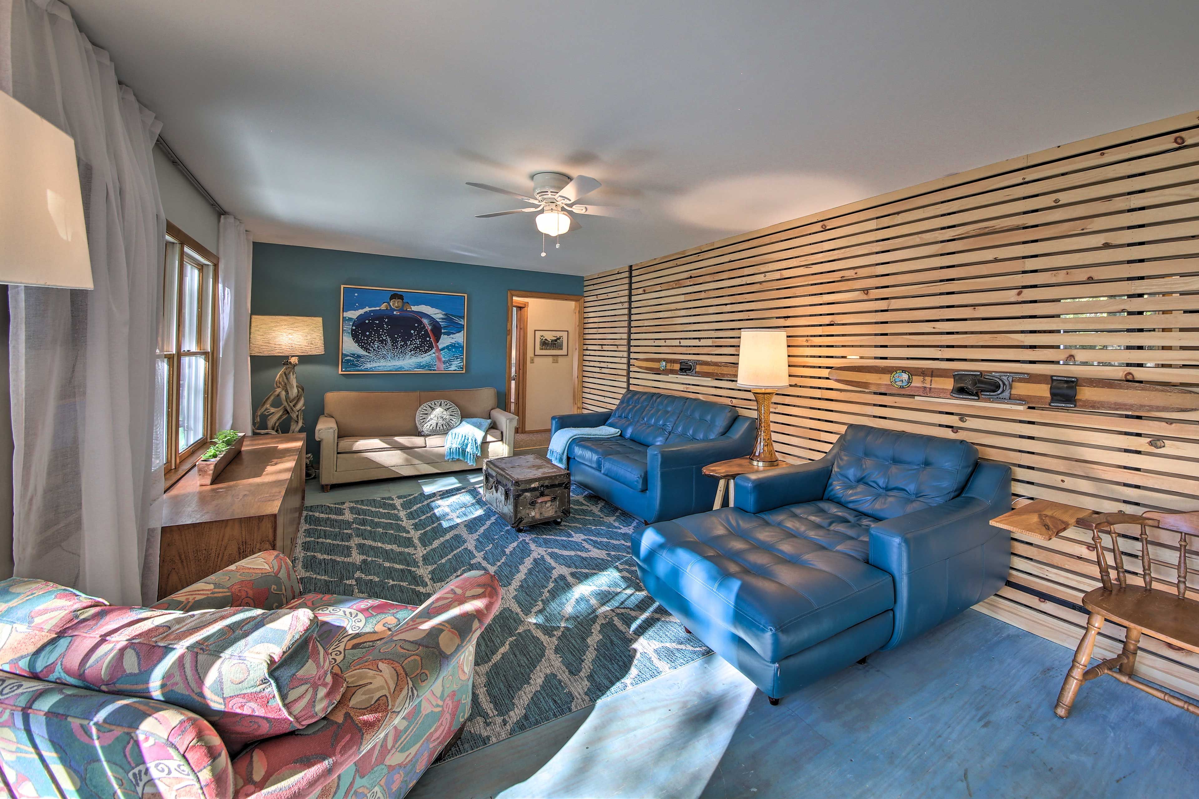 Living Room | Lake-Themed Furnishings | Ceiling Fan