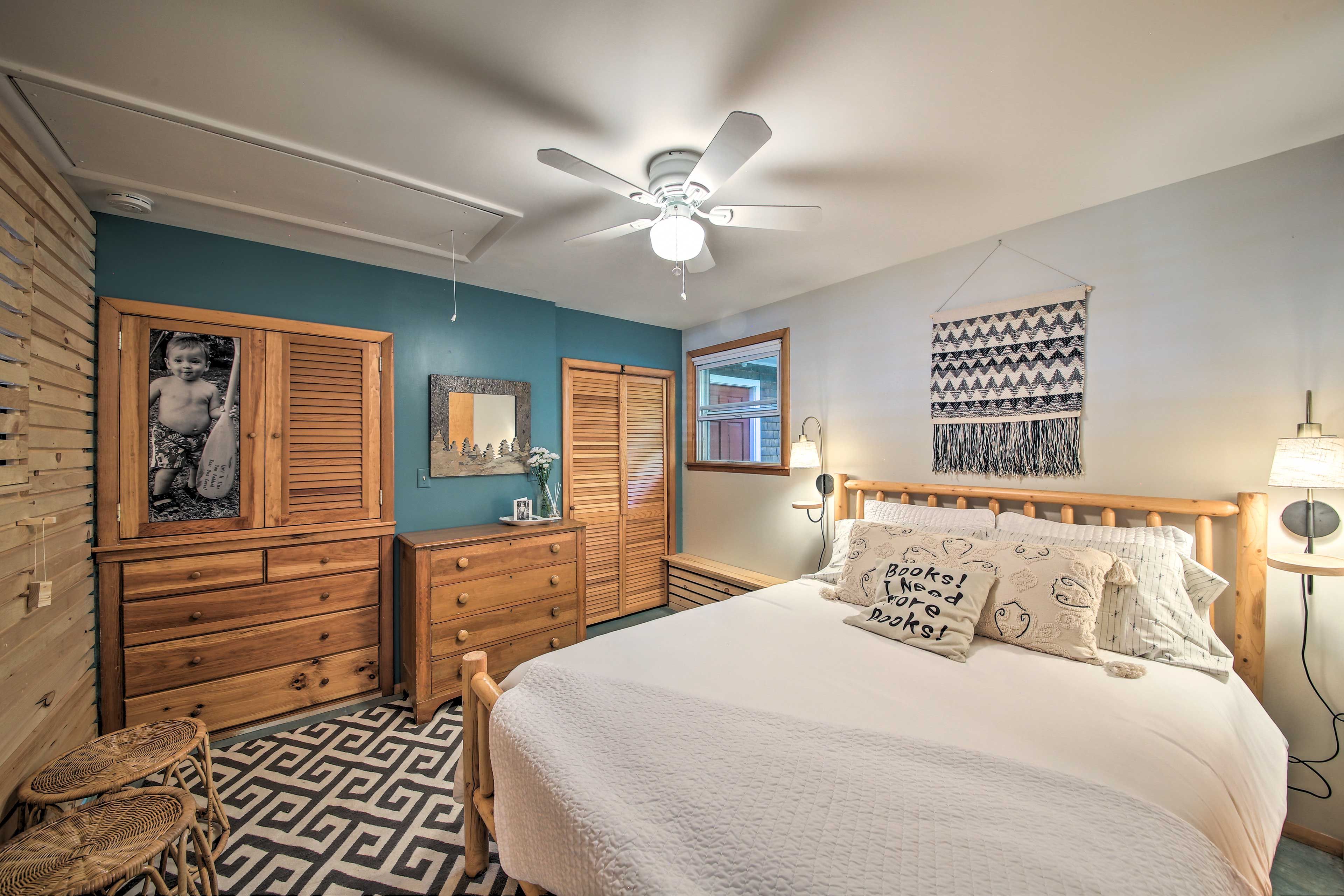 Bedroom 2 | Queen Bed | Dresser
