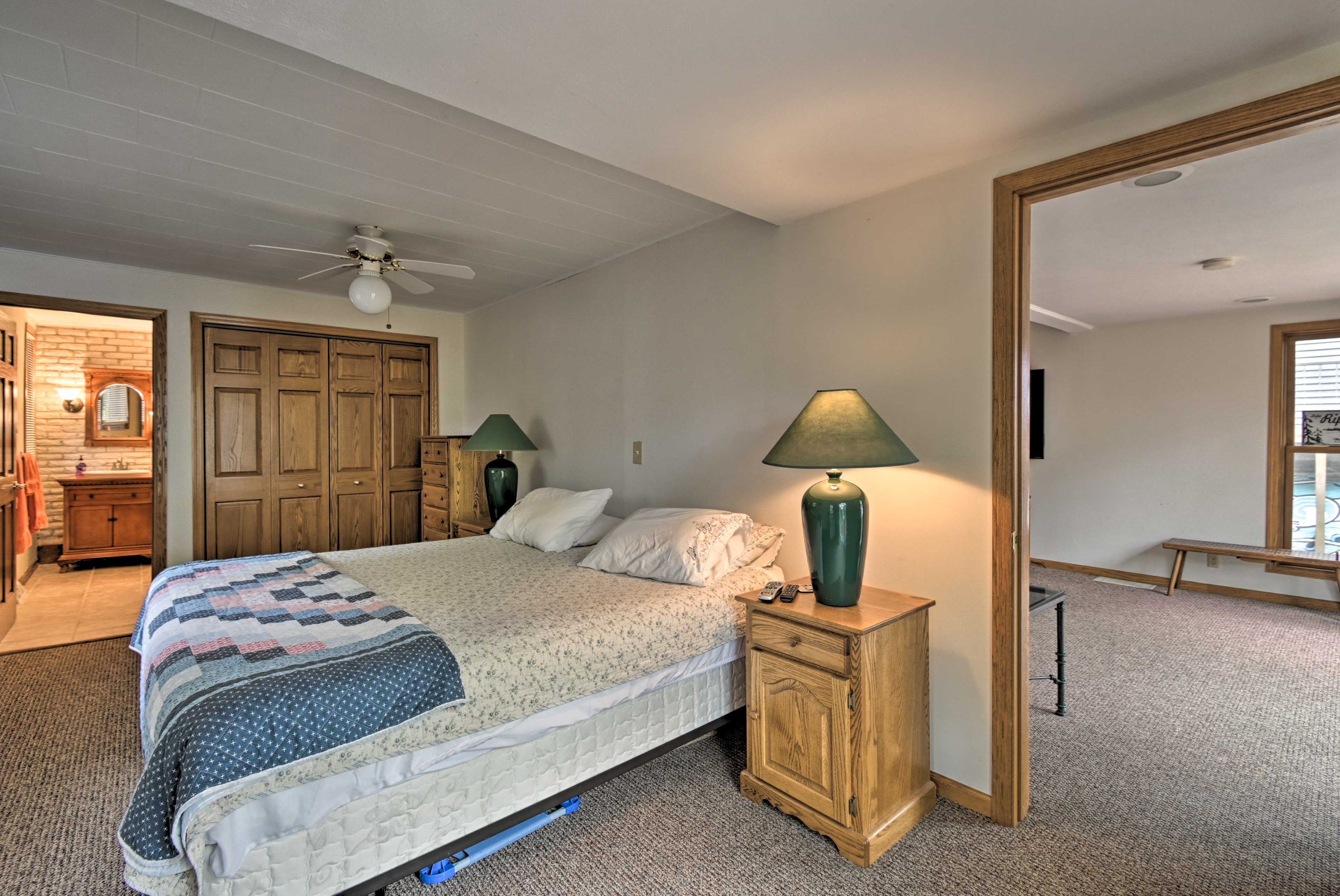 Bedroom 2 | Queen Bed | Main Level
