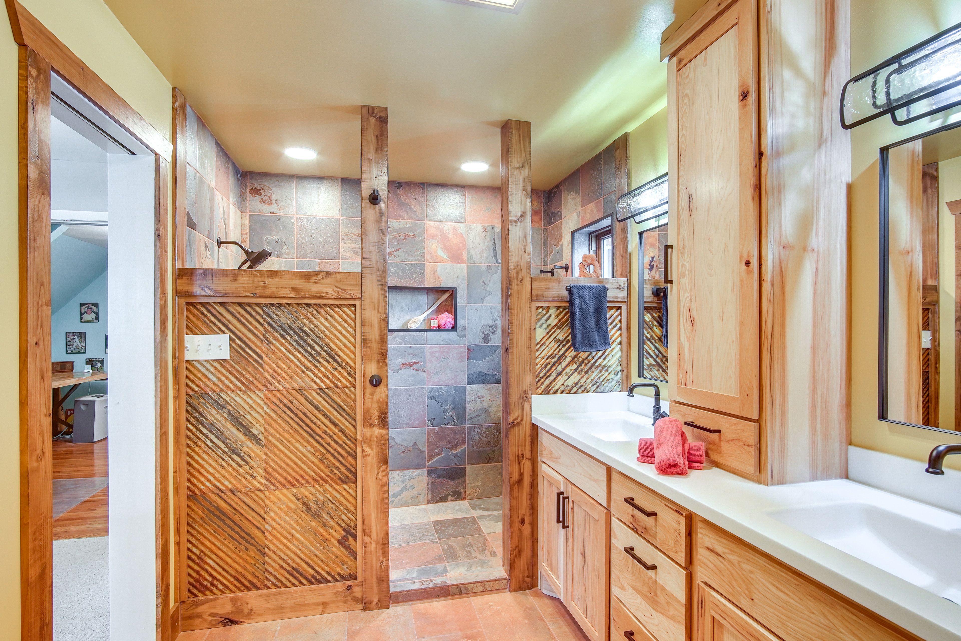 En-Suite Bathroom | Walk-In Closet | 1st Floor