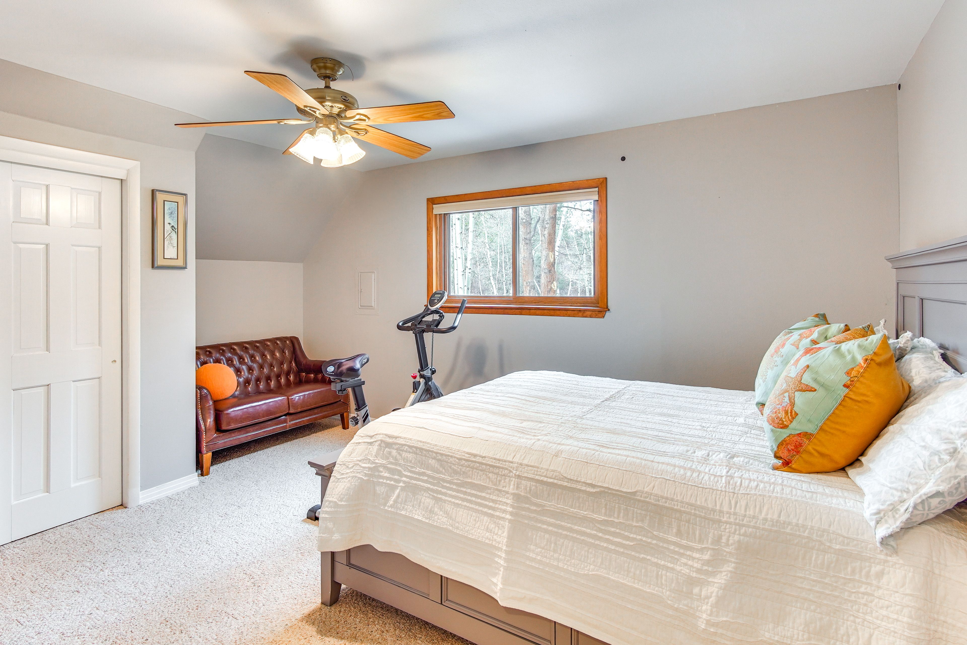 Bedroom 4 | Queen Bed | 1st Floor
