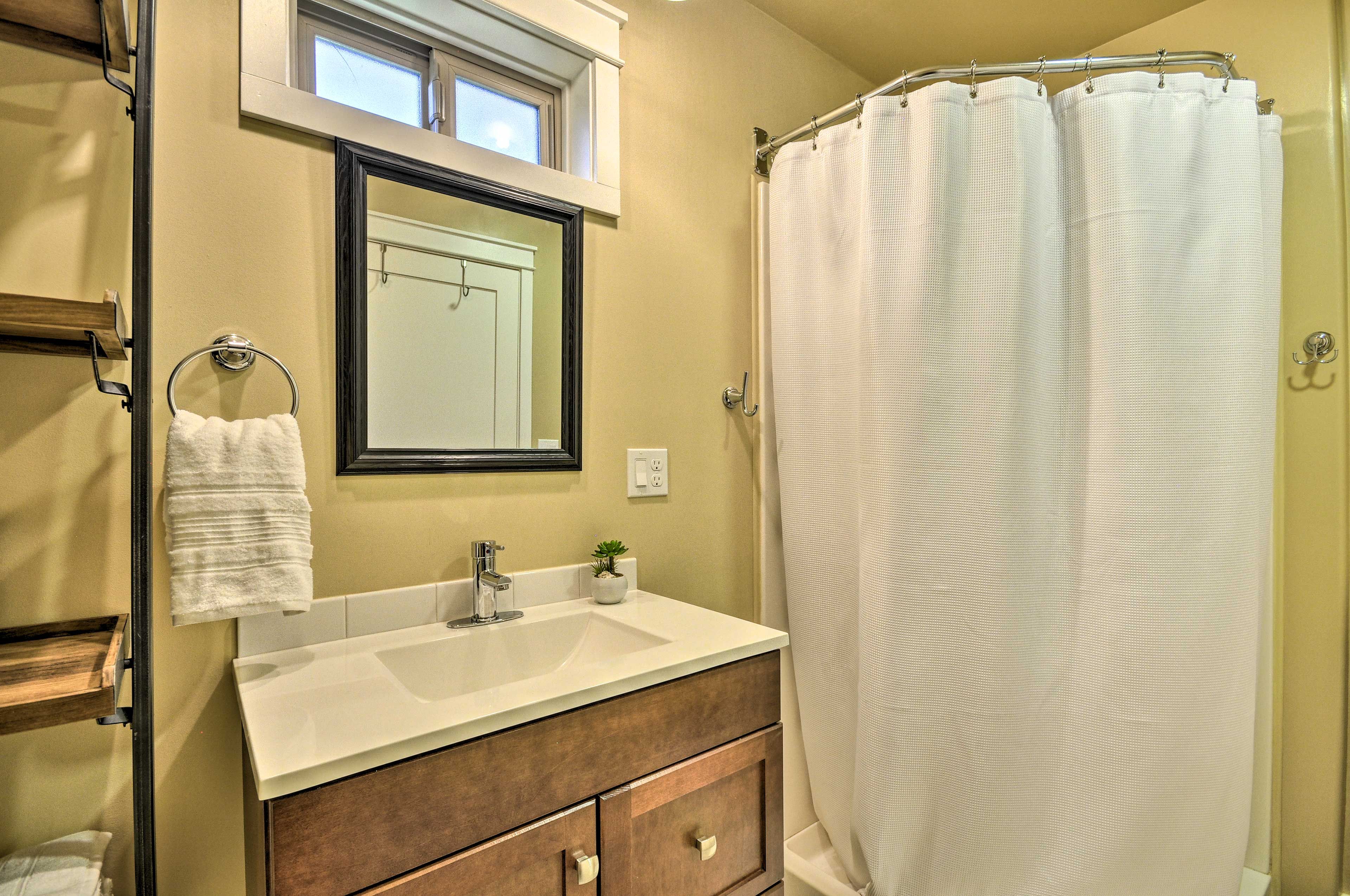 Bathroom | Step-In Shower