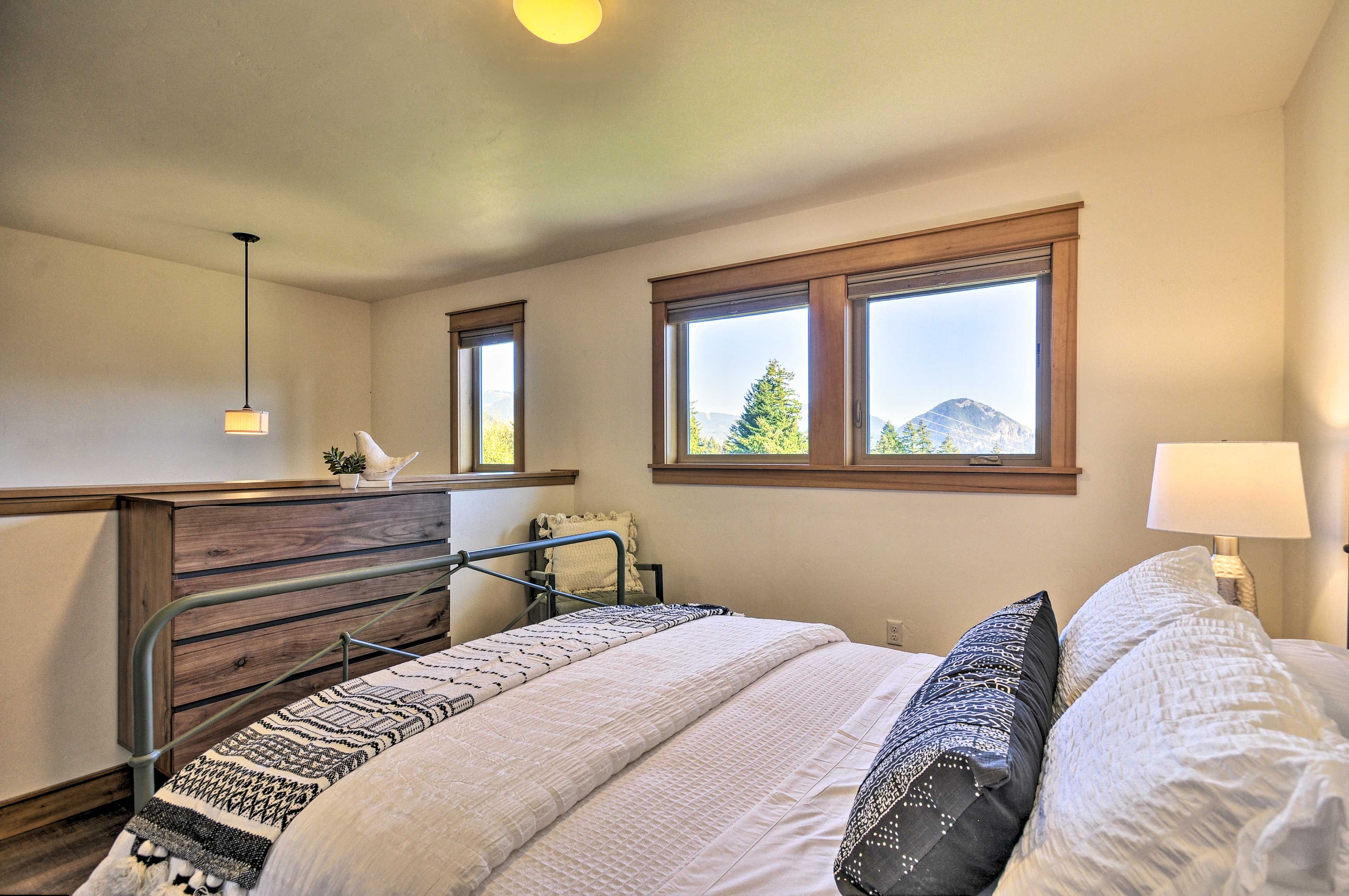Loft | Mountain Views