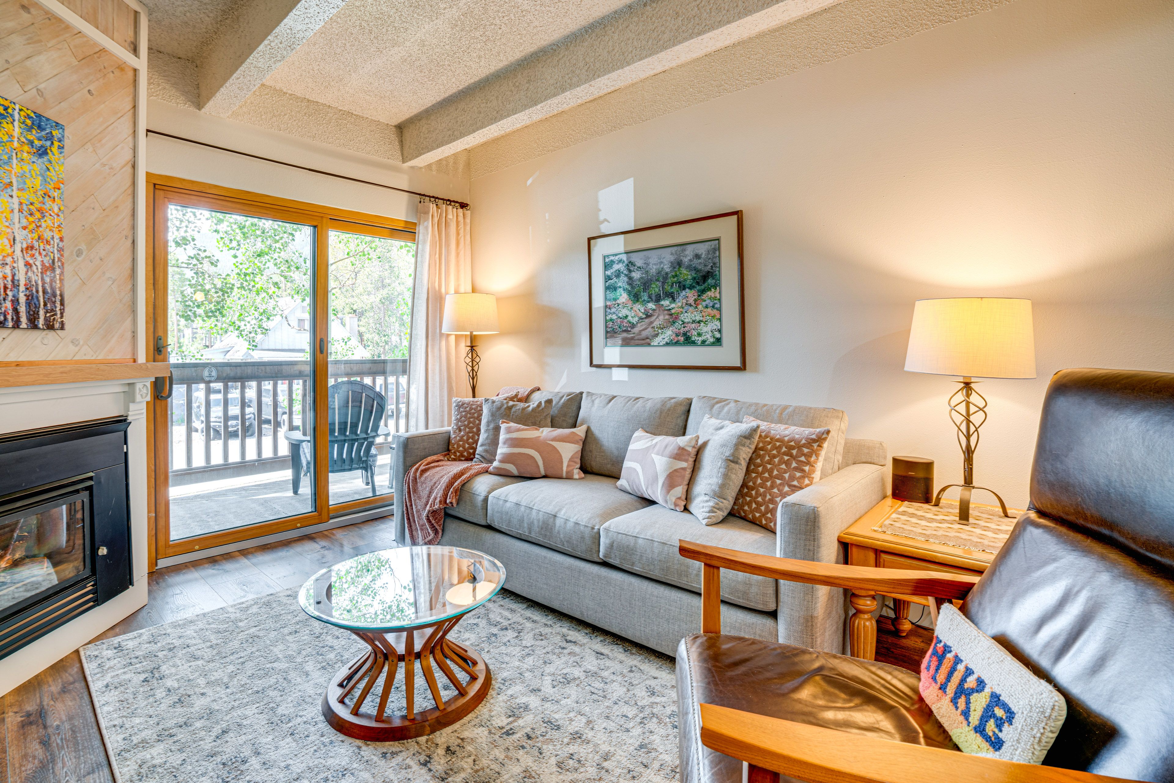 Living Room | Fireplace | Smart TV | Board Games