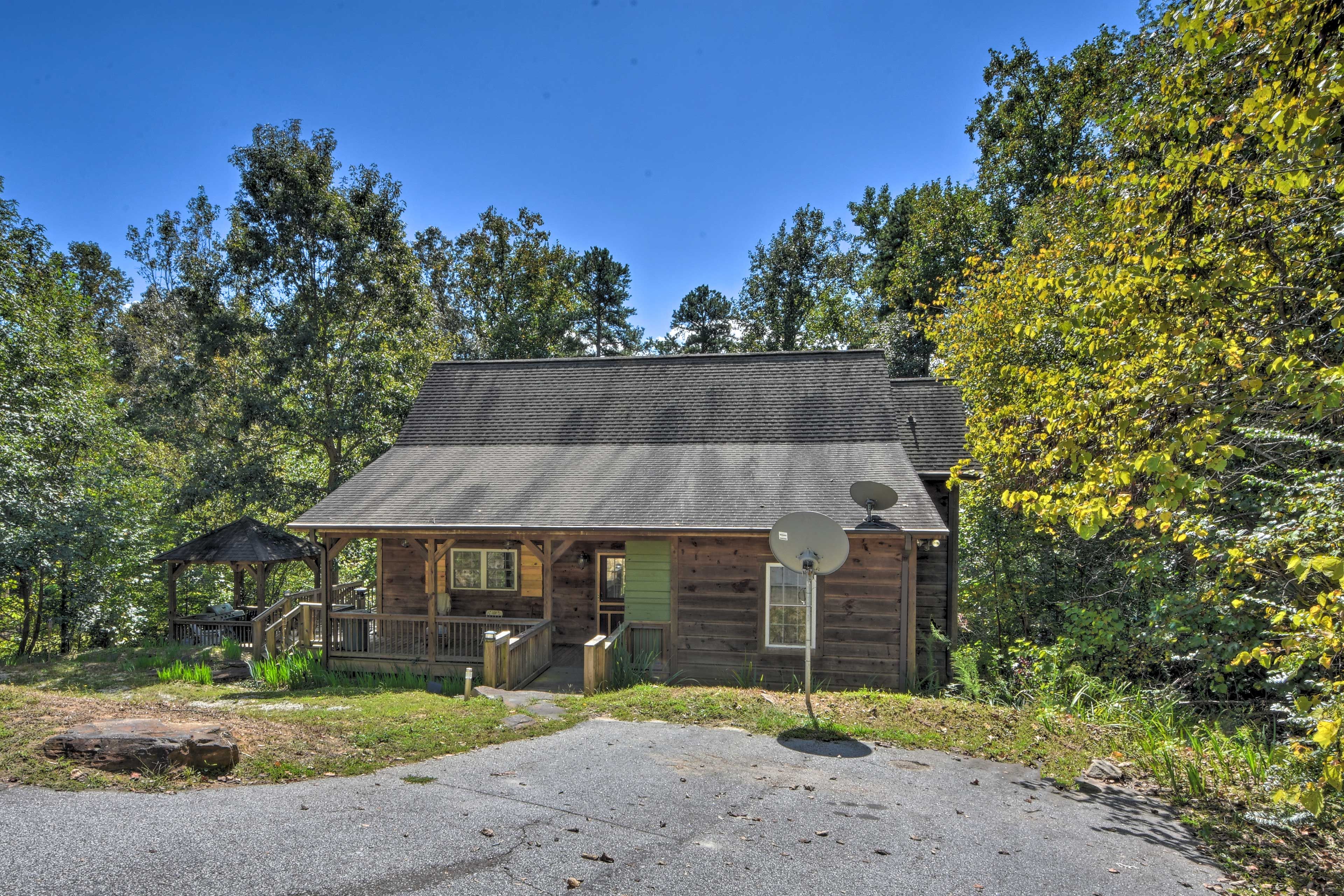 Cabin Exterior | Driveway | No Boat/Trailer Parking