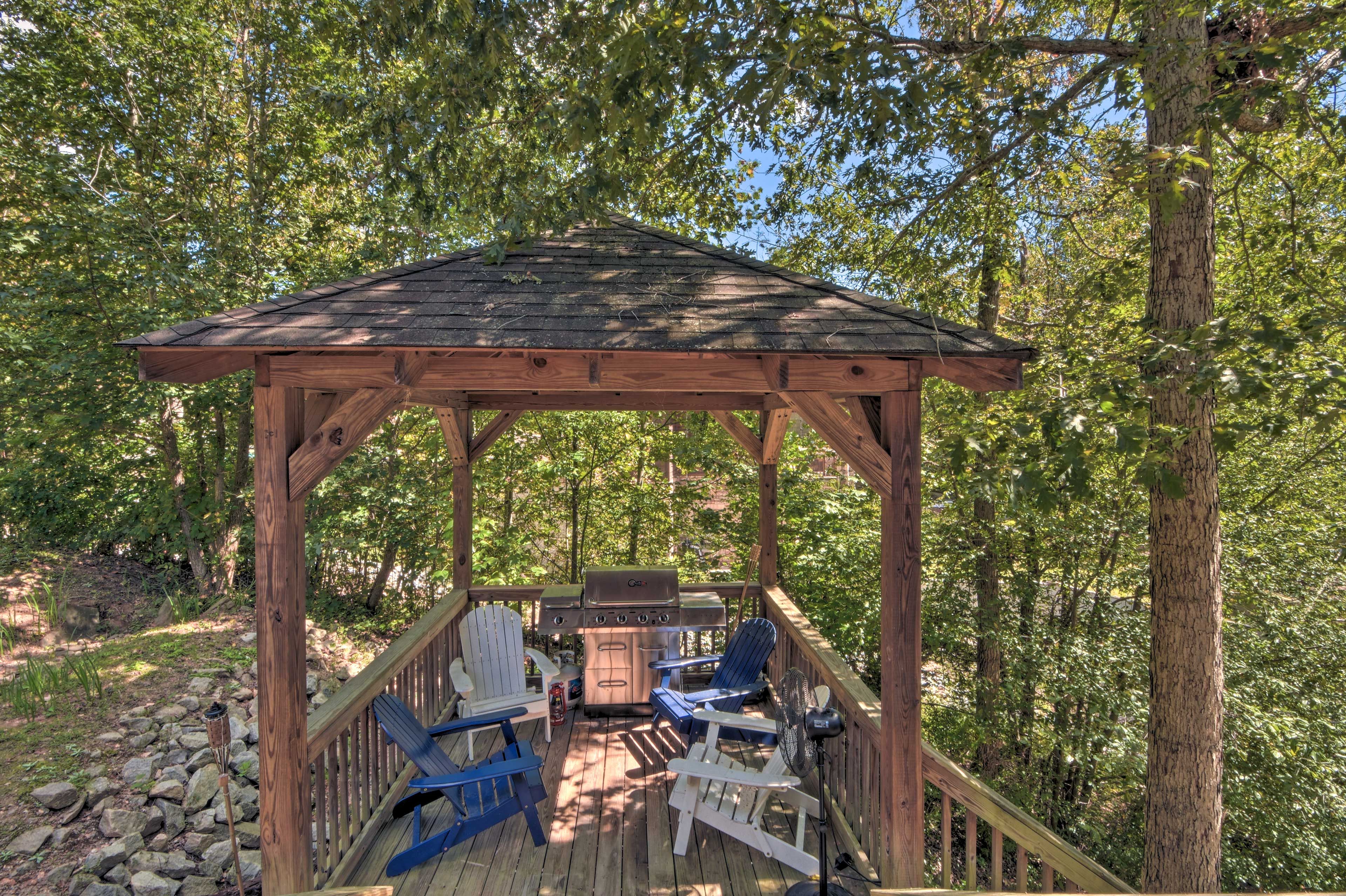 Gazebo | Gas Grill