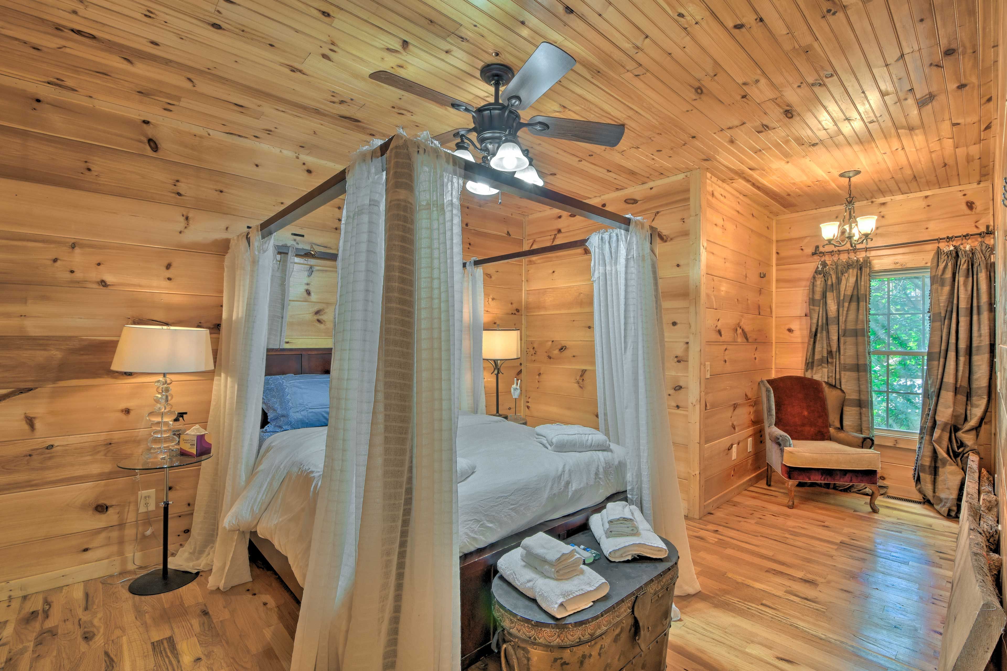 Bedroom 2 | Queen Bed | Step-Free Access | Linens Provided