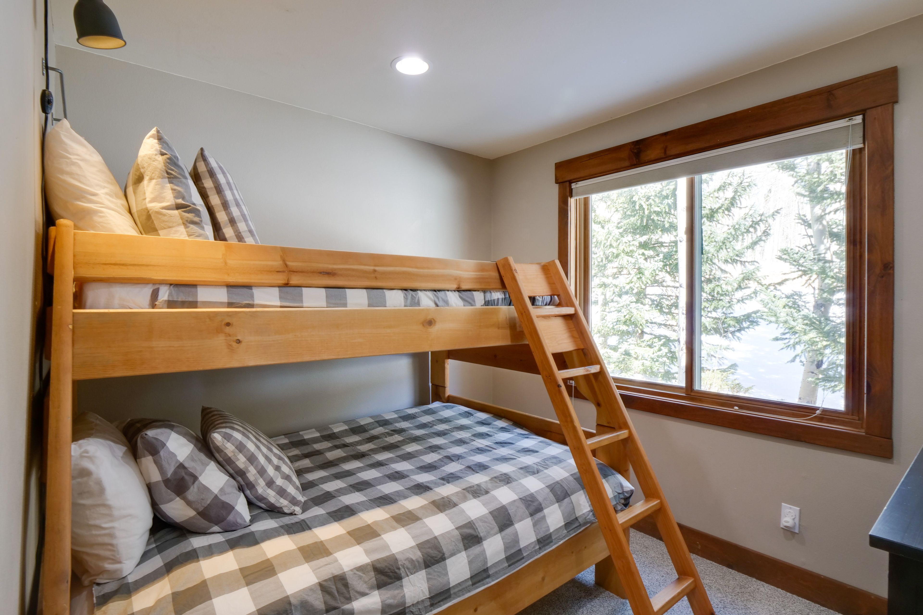 Bedroom 3 | Twin Bunk Bed