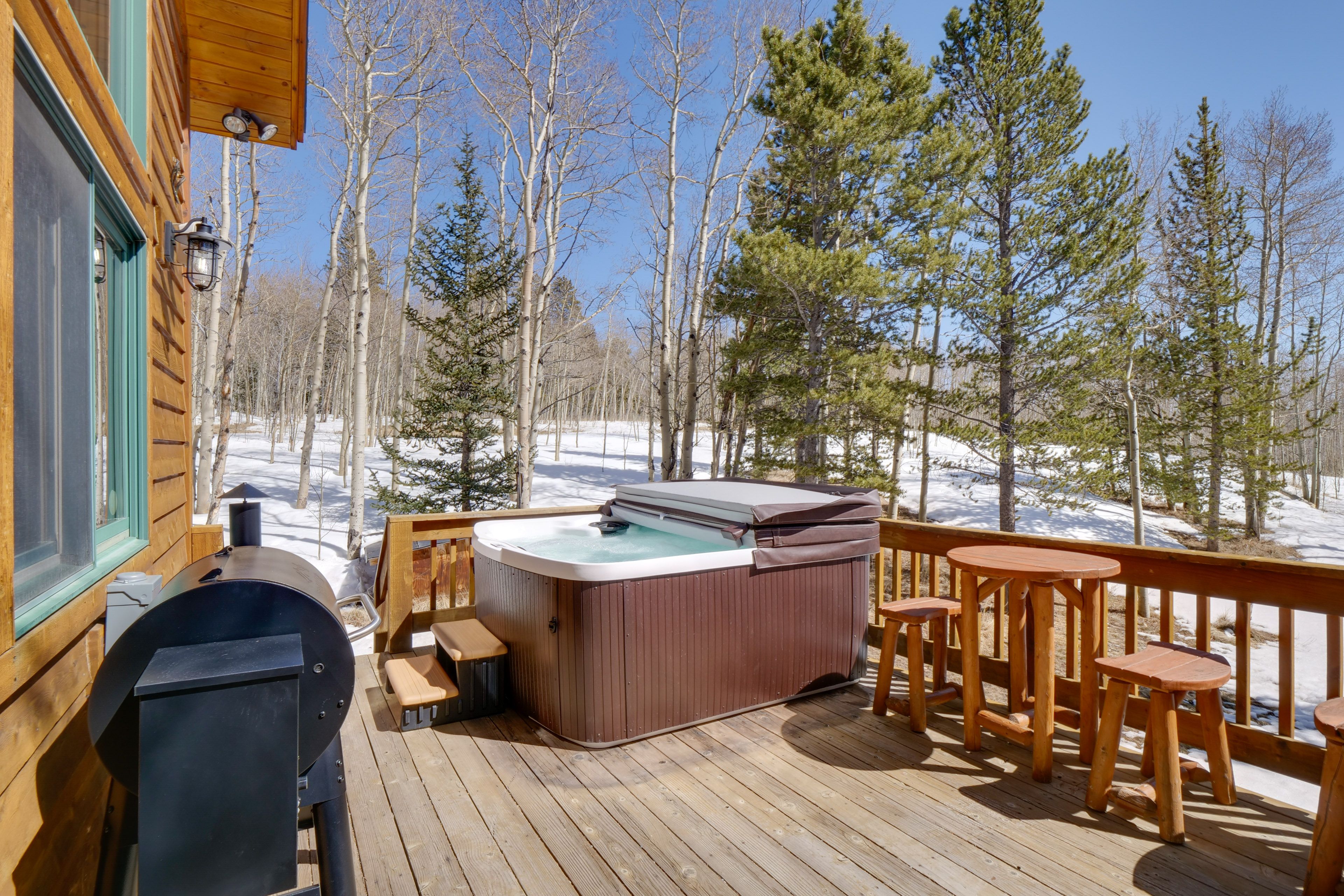 Deck | Hot Tub