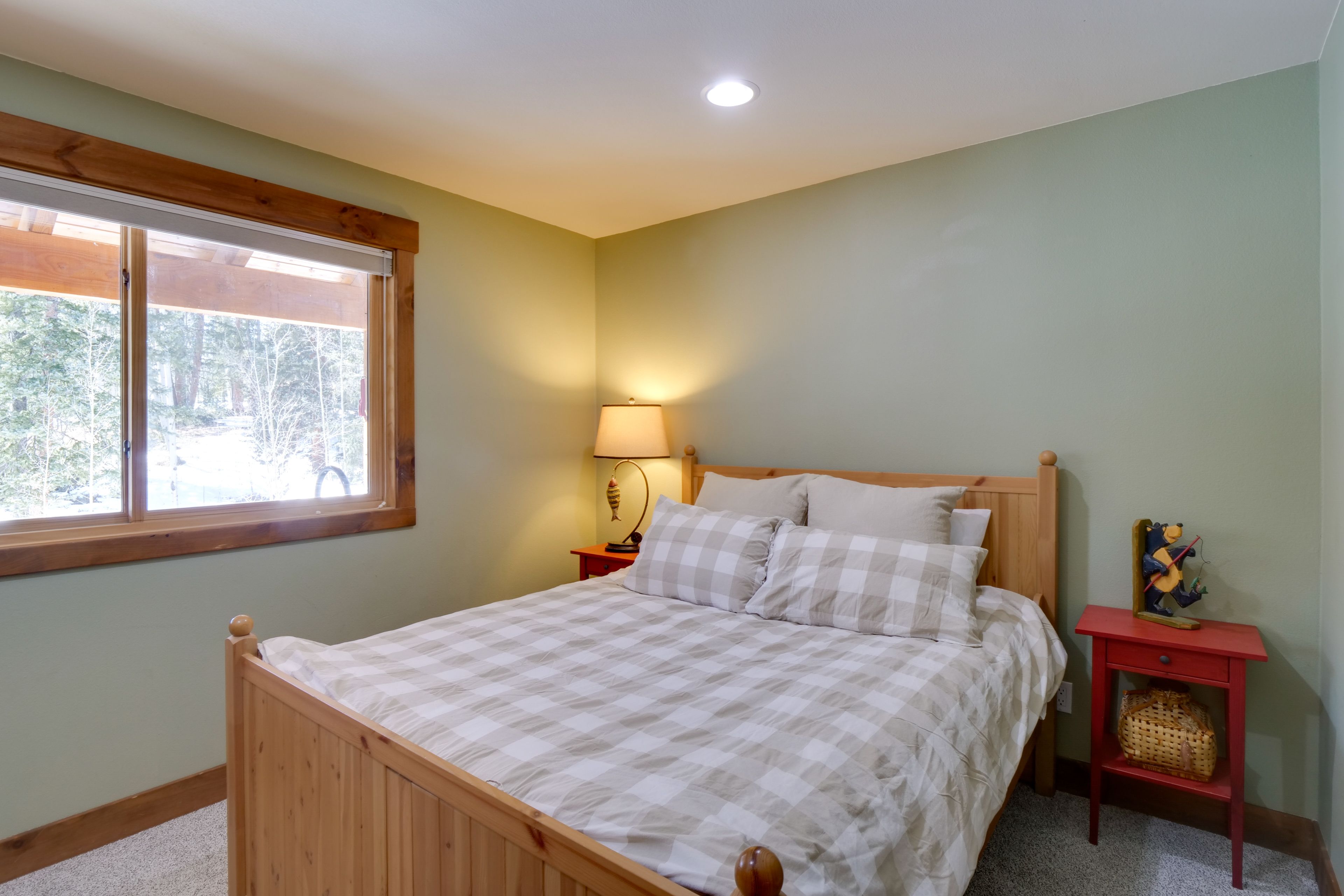 Bedroom 2 | Queen Bed