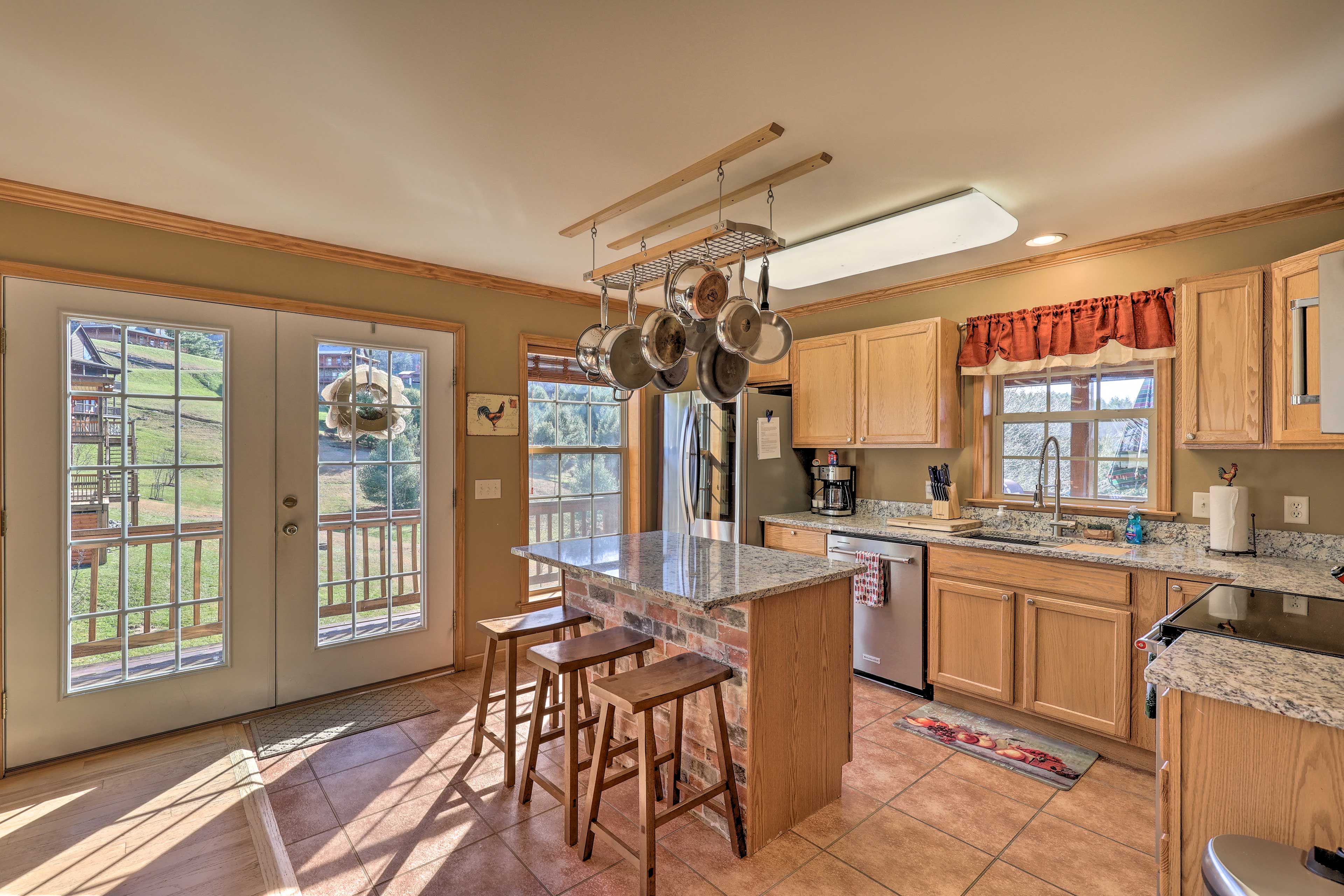 Main Kitchen | Drip Coffee Maker | Dishwasher