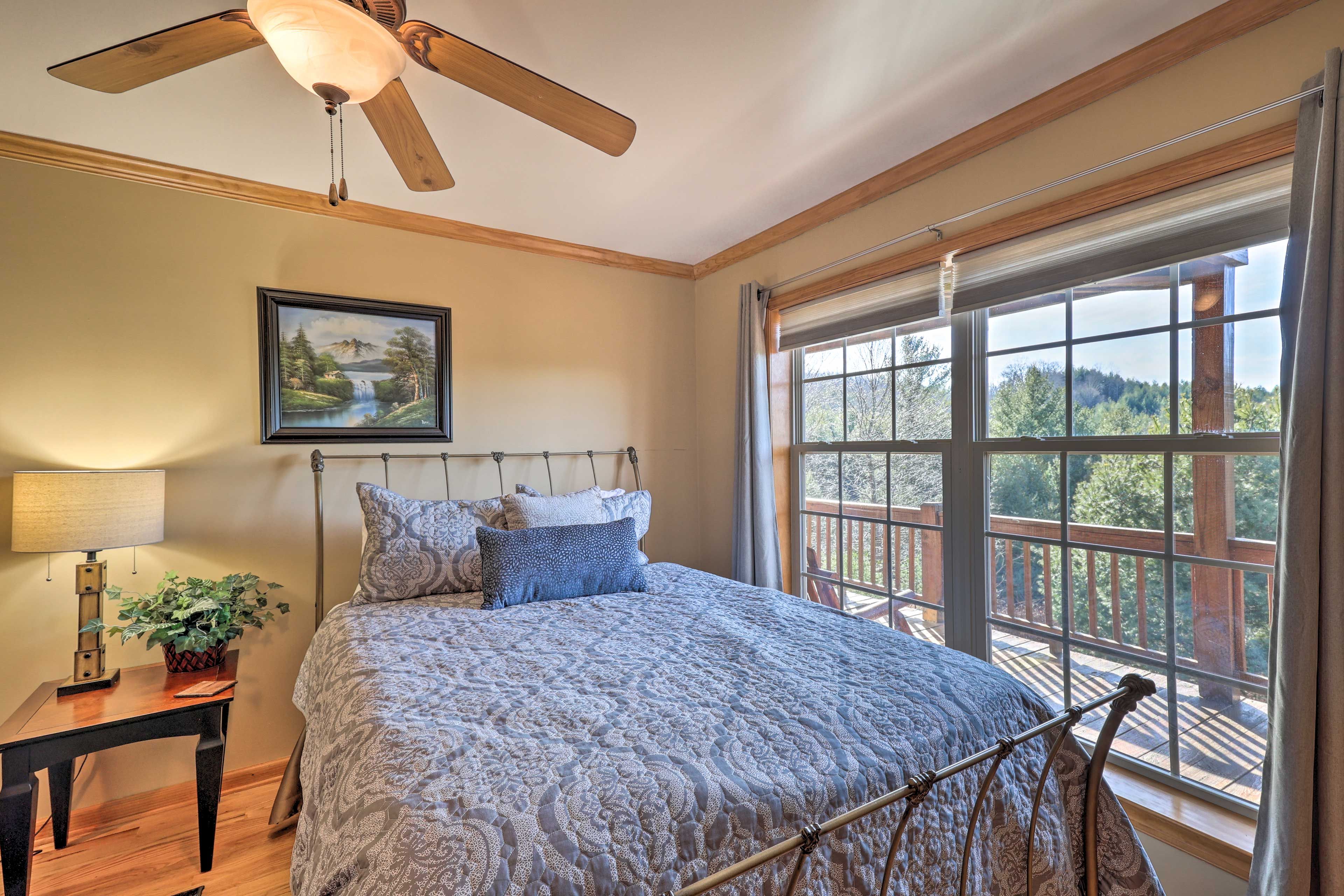 Bedroom 3 | Main Floor | Queen Bed