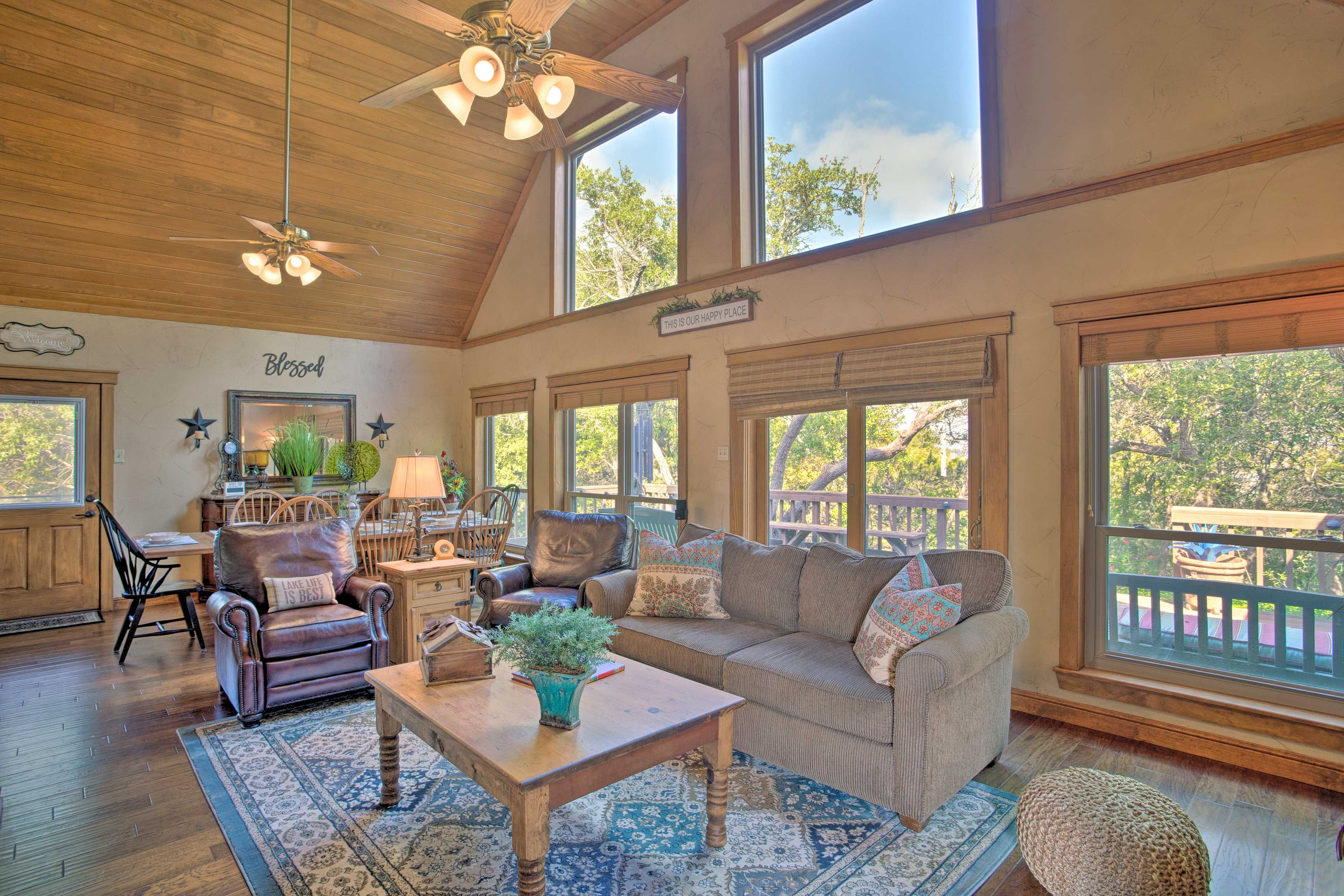 Granbury Vacation Rental | 4BR | 3BA | 3,011 Sq Ft | Stairs Required