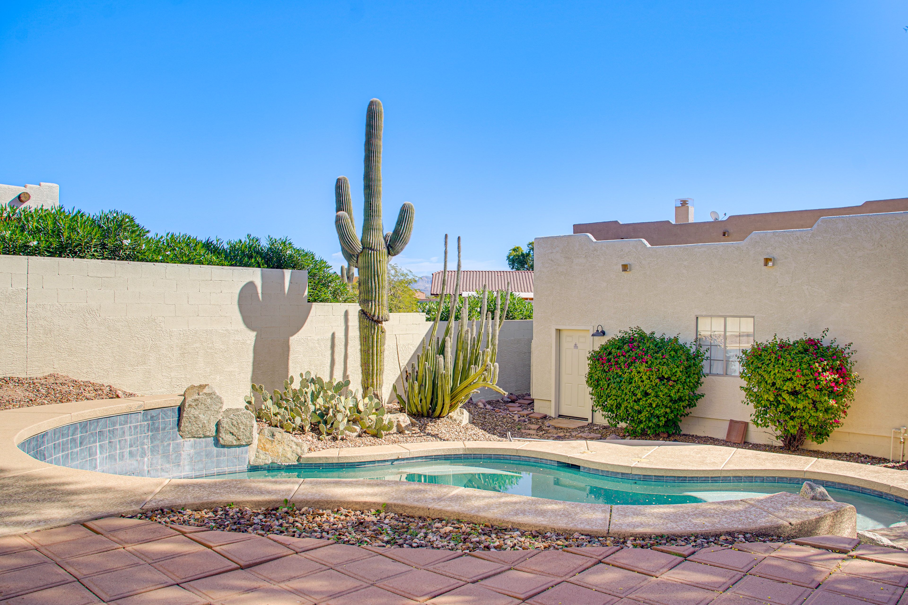 Outdoor Pool (Not Heated)