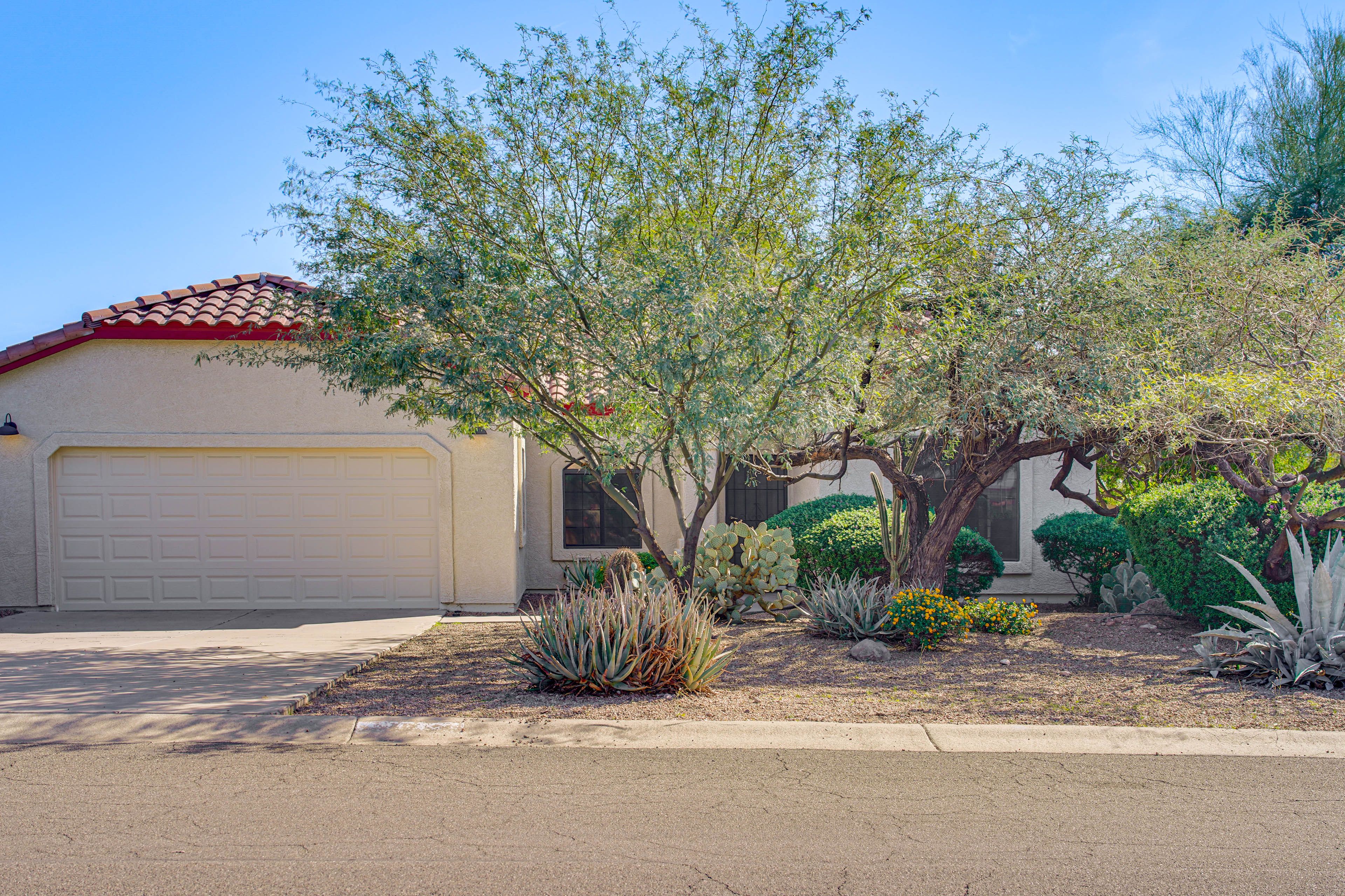 Parking | Garage (2 Vehicles) | Driveway (2 Vehicles)
