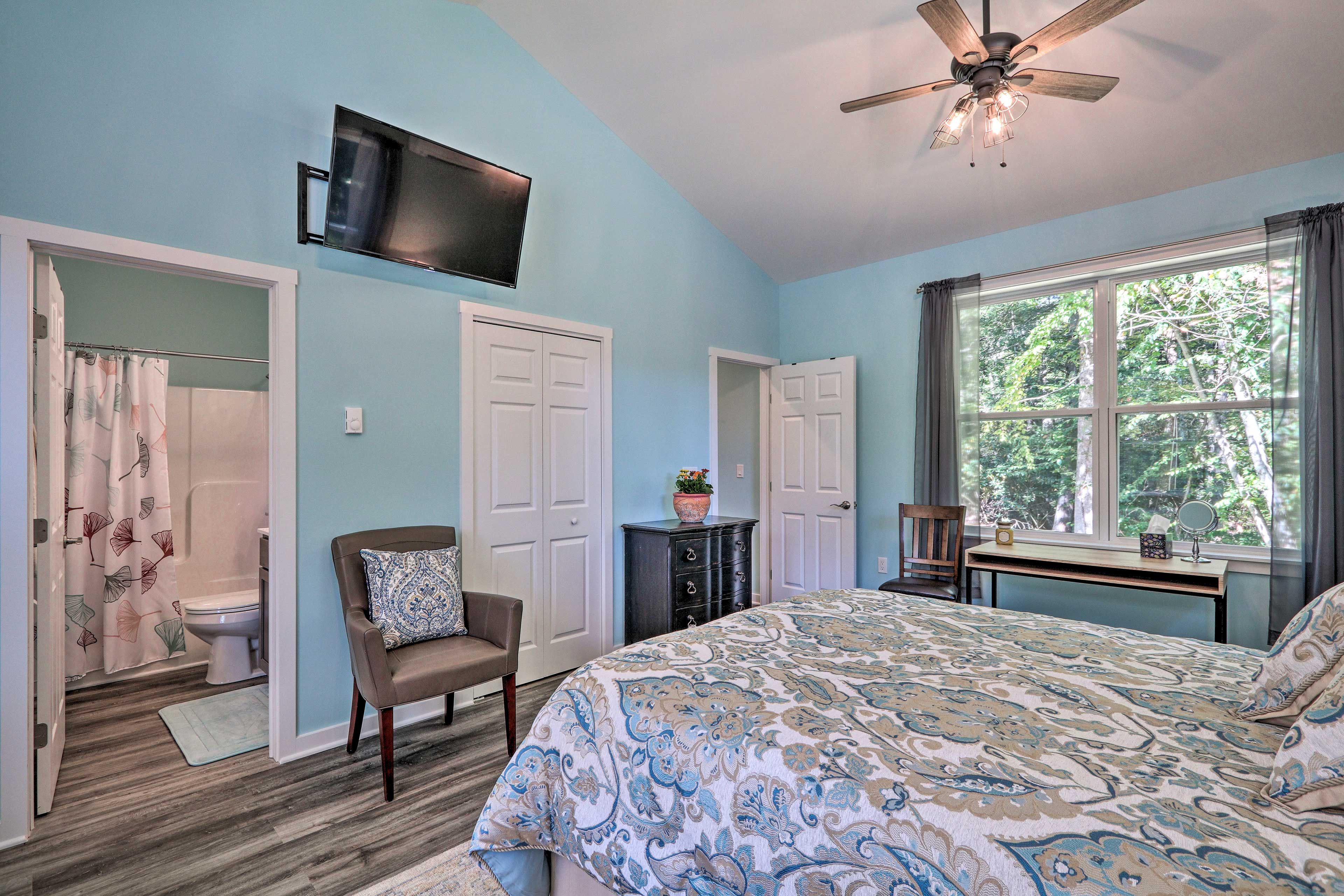 Bedroom | Queen Bed