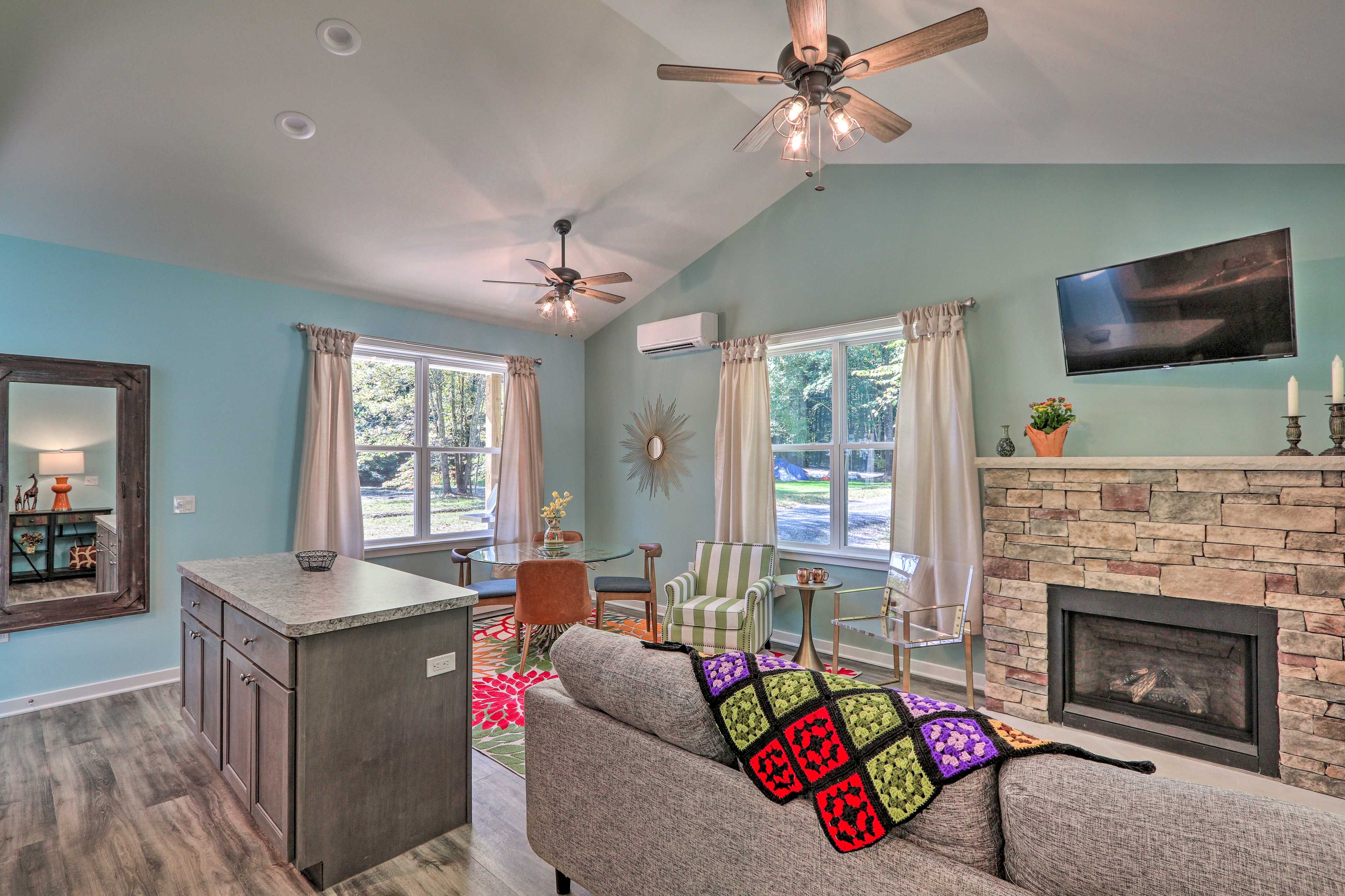 Living Room | Flat-Screen Smart TV