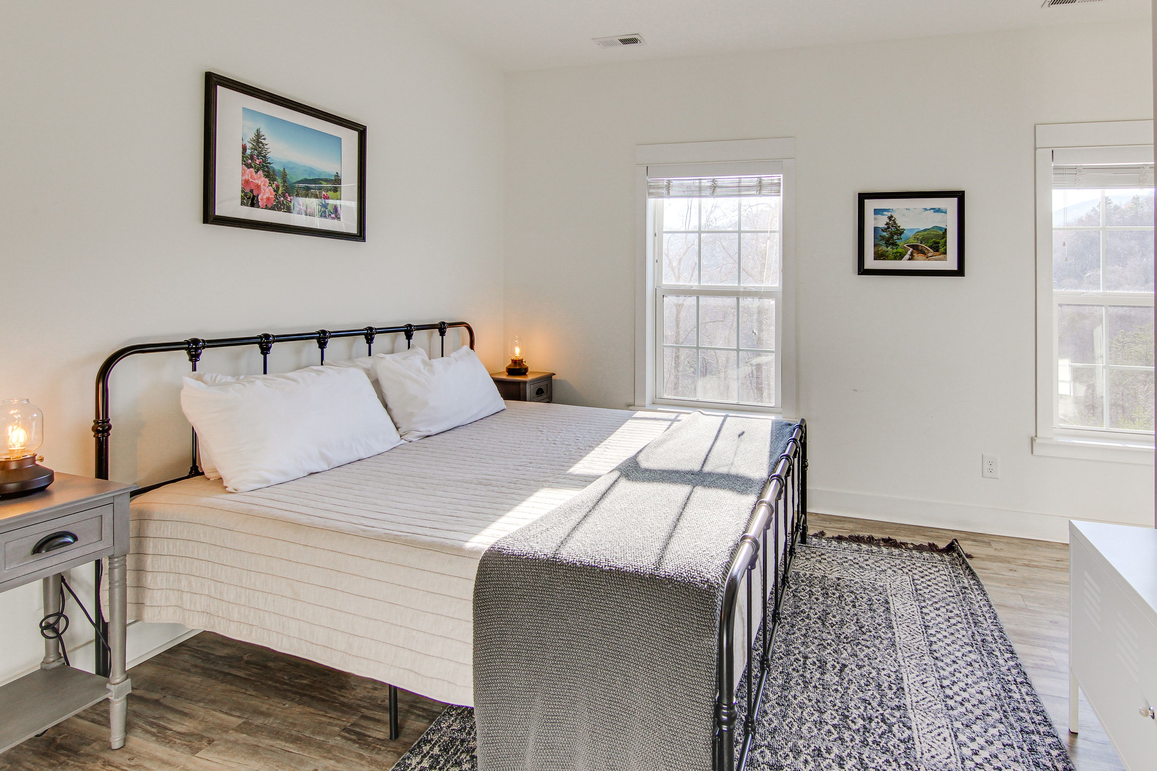 Bedroom 3 | King Bed