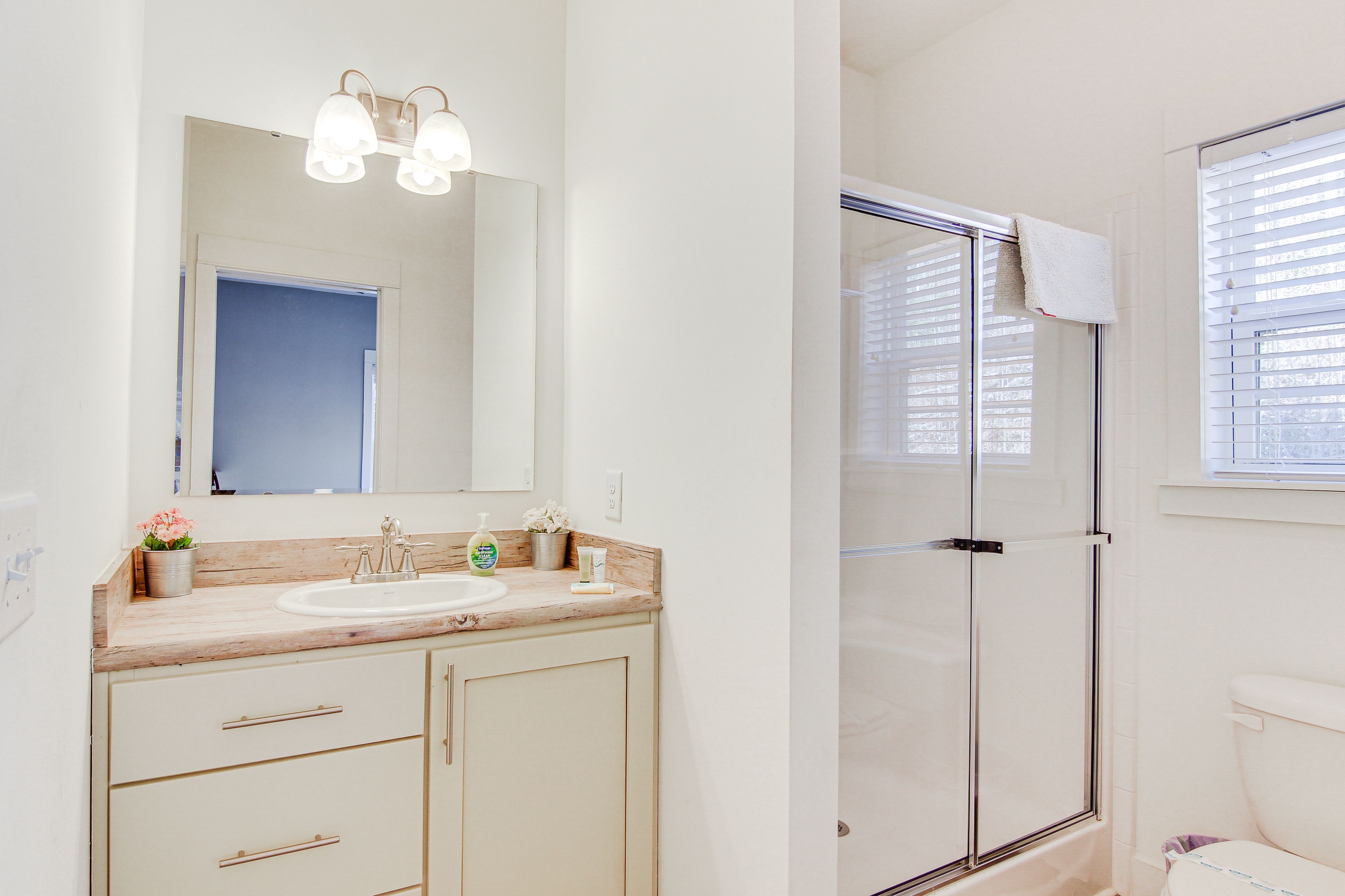 Full Bathroom