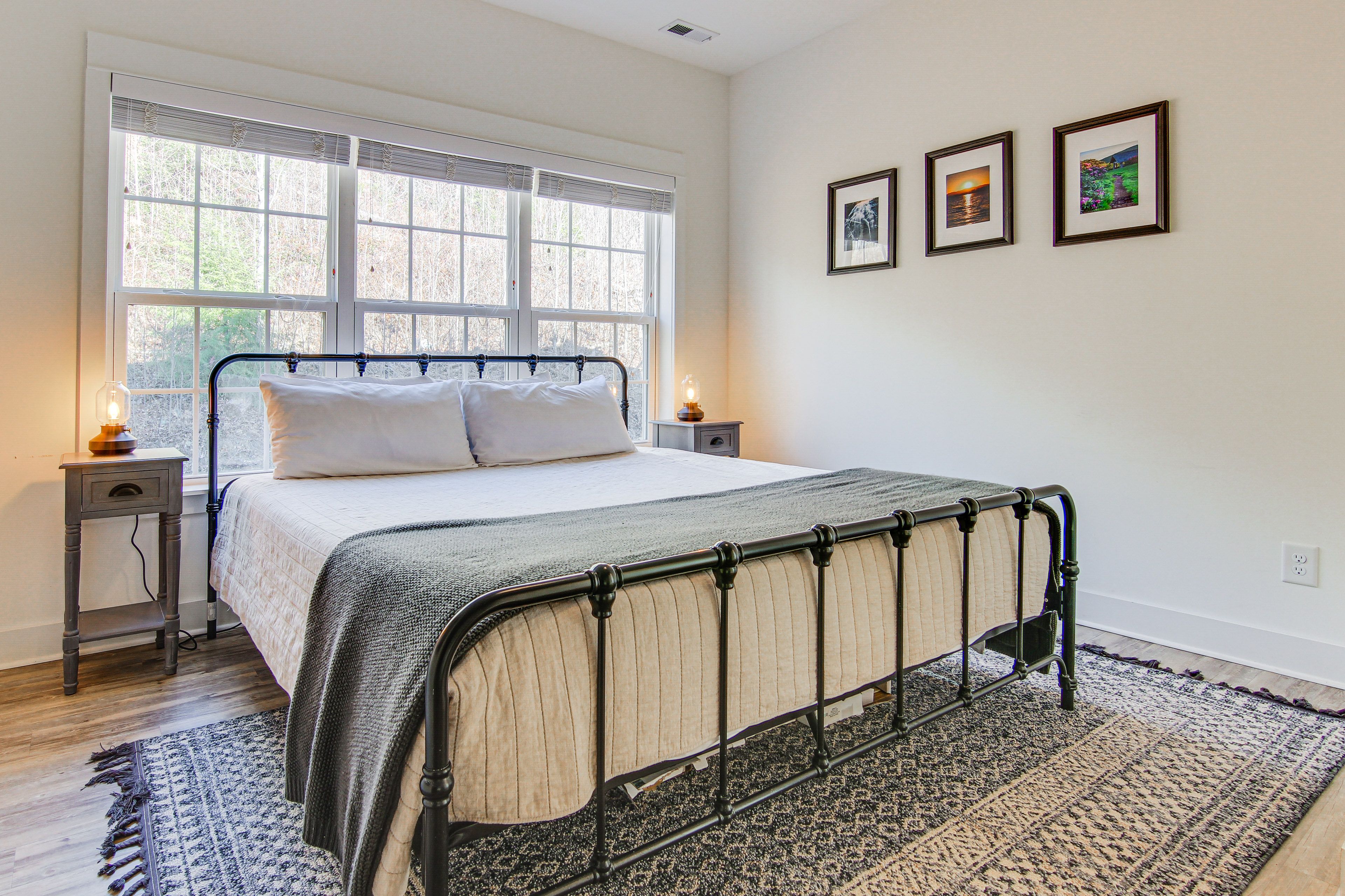 Bedroom 2 | King Bed