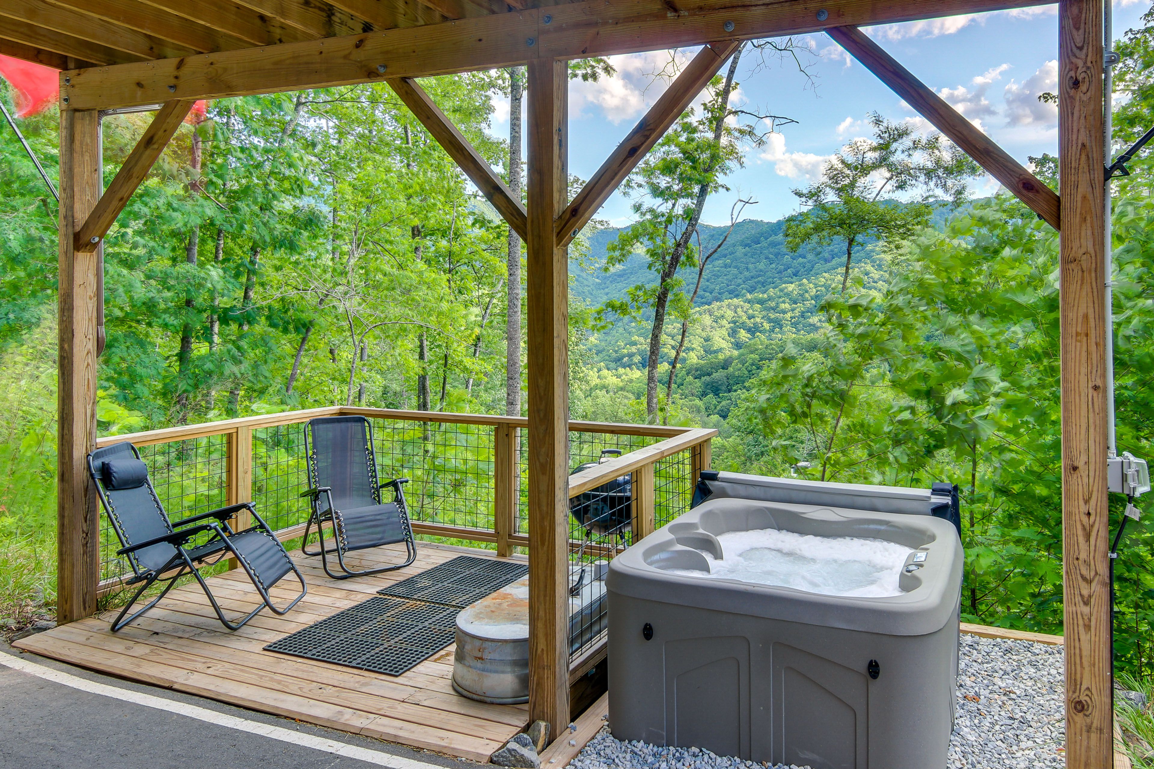 Deck | Private Hot Tub