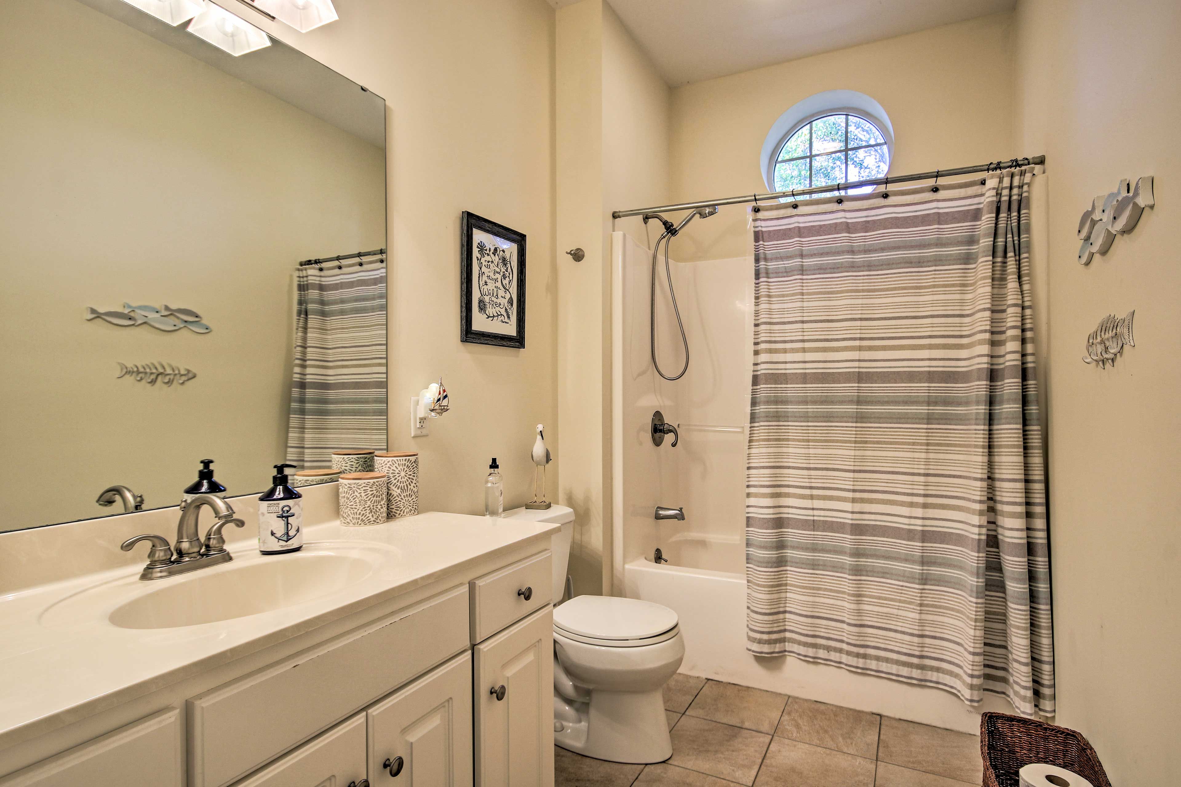 Bathroom | 1st Floor